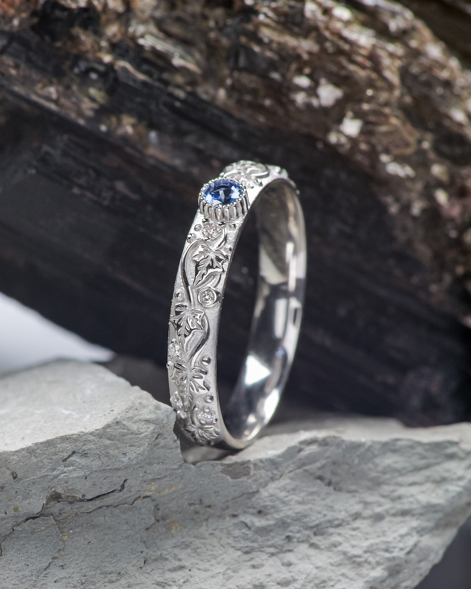 READY TO SHIP: Ivy wedding band in 14K white gold with a blue sapphire and moissanites, RING SIZE 9 US - Eden Garden Jewelry™