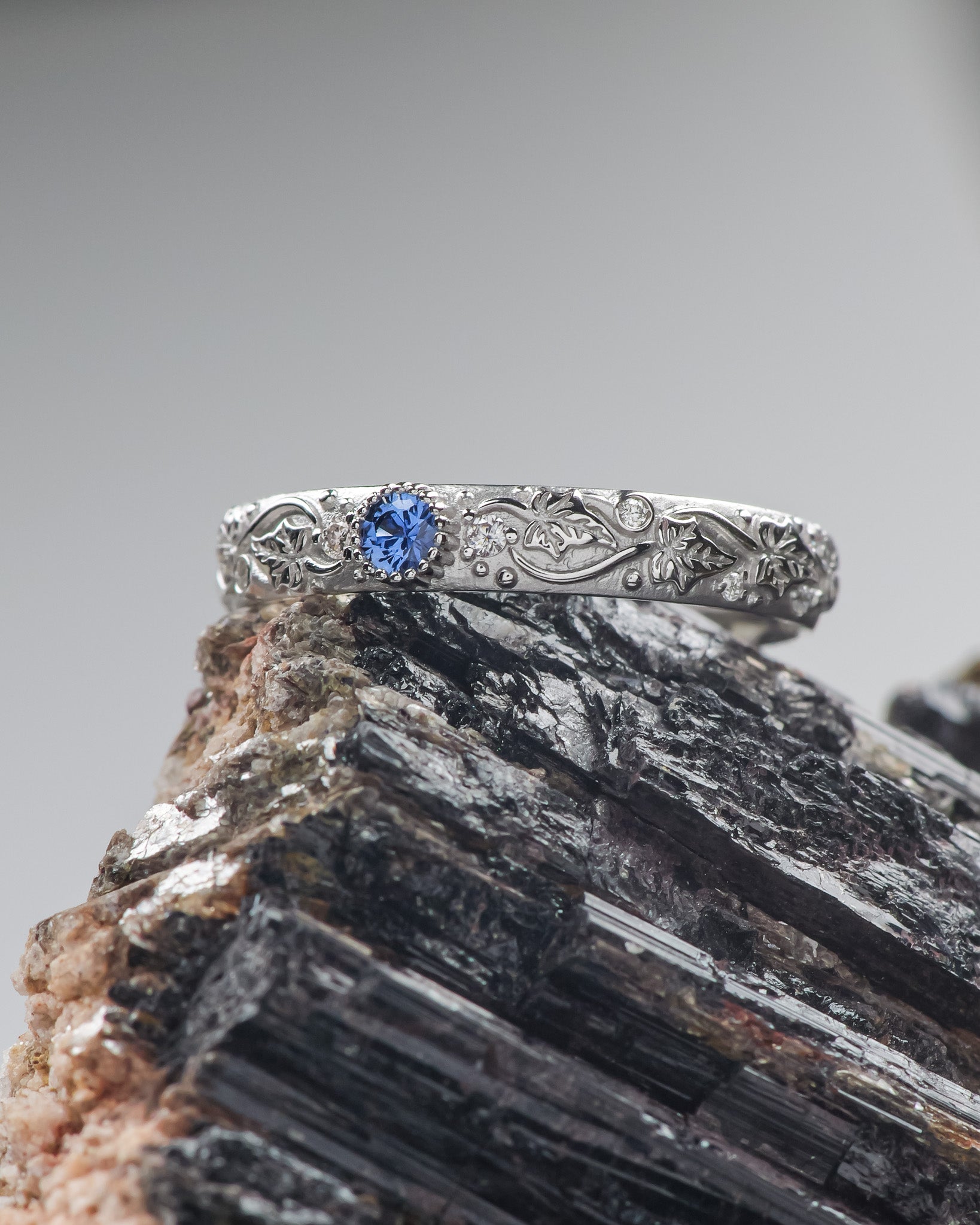 READY TO SHIP: Ivy wedding band in 14K white gold with a blue sapphire and moissanites, RING SIZE 9 US - Eden Garden Jewelry™