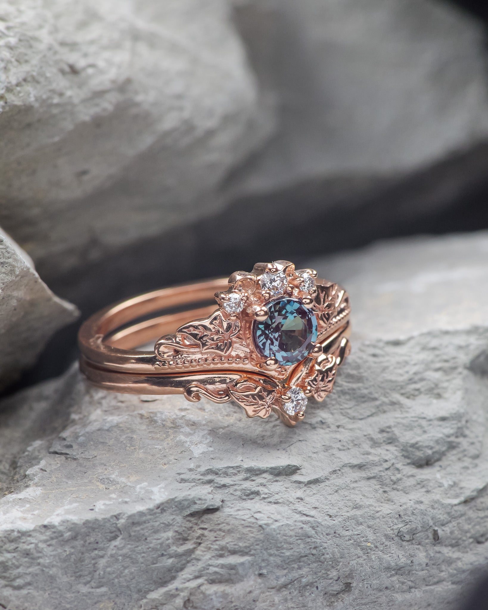 Ivy leaves bridal ring set with alexandrite and diamonds / Ariadne - Eden Garden Jewelry™