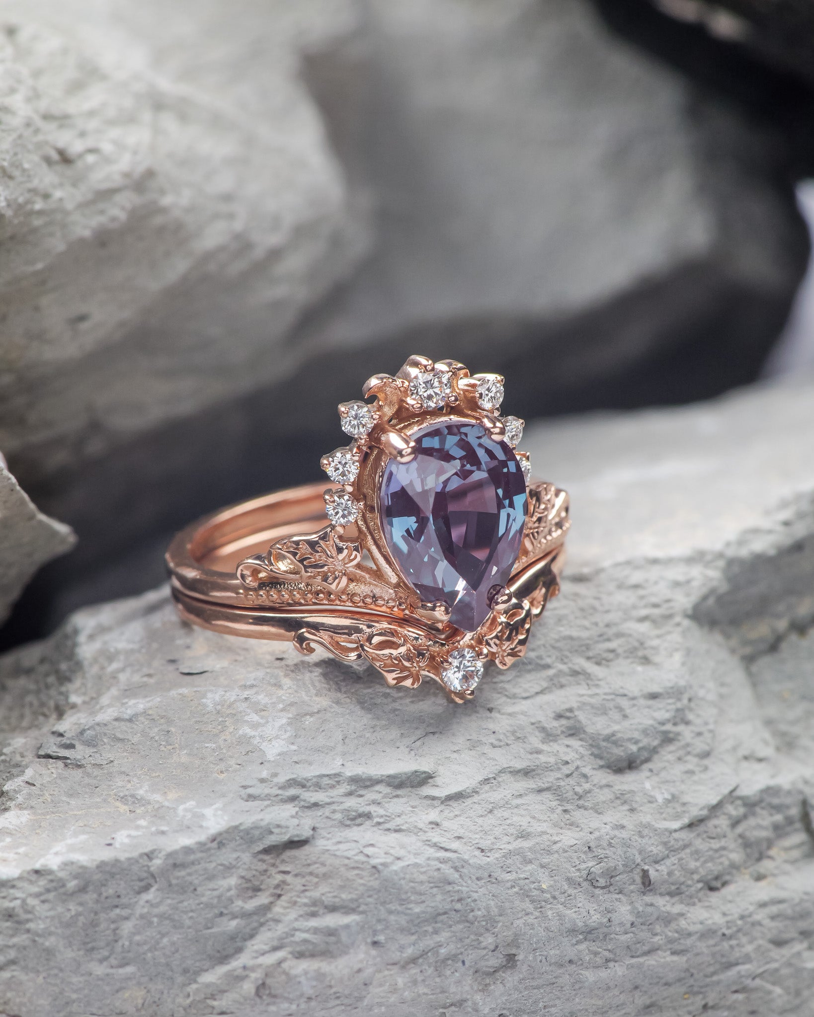 READY TO SHIP: Ariadne ring set with big pear alexandrite and lab grown diamonds, 14K rose gold, RING SIZES: 4.5 - 7.5 US - Eden Garden Jewelry™