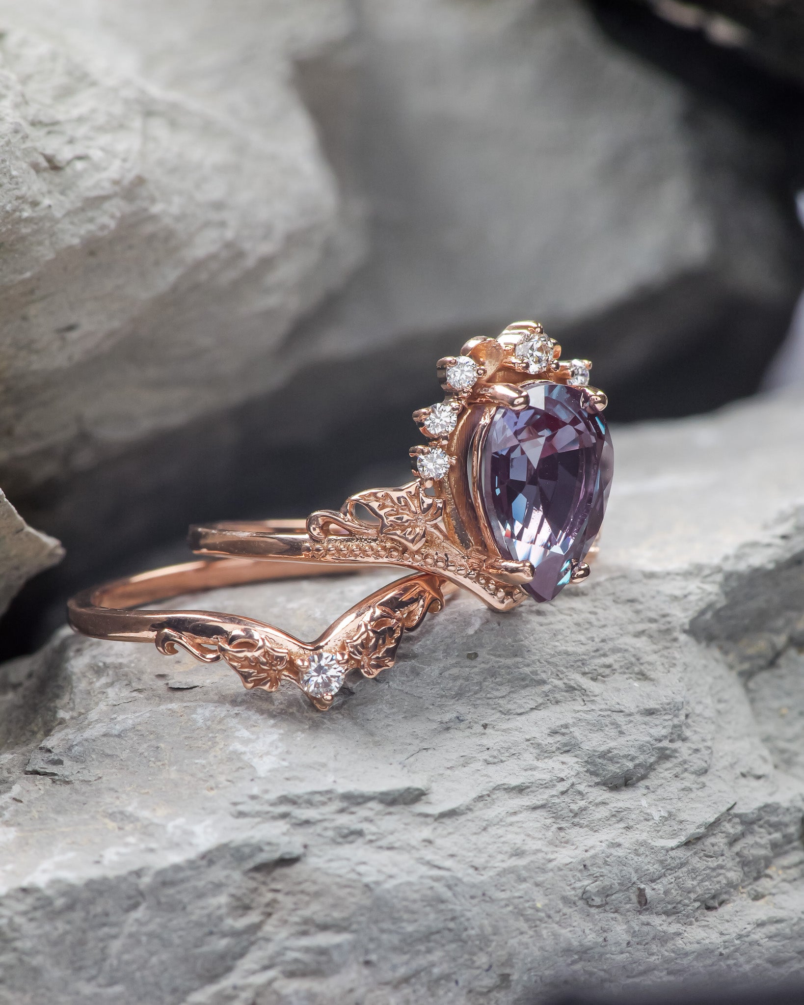 READY TO SHIP: Ariadne ring set with big pear alexandrite and lab grown diamonds, 14K rose gold, RING SIZES: 4.5 - 7.5 US - Eden Garden Jewelry™