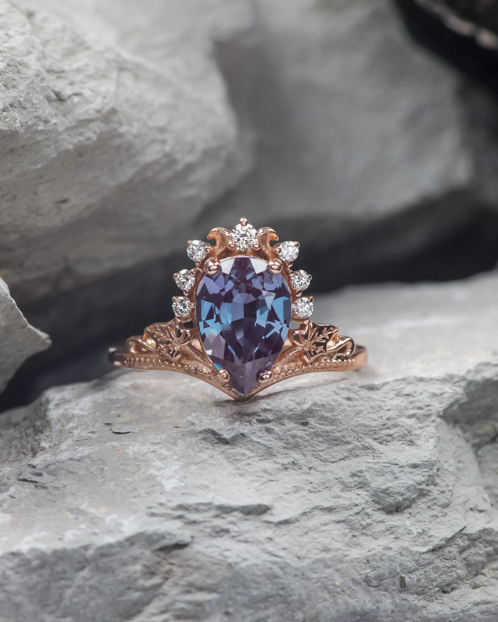 READY TO SHIP: Ariadne ring set with big pear alexandrite and lab grown diamonds, 14K rose gold, RING SIZES: 4.5 - 7.5 US - Eden Garden Jewelry™