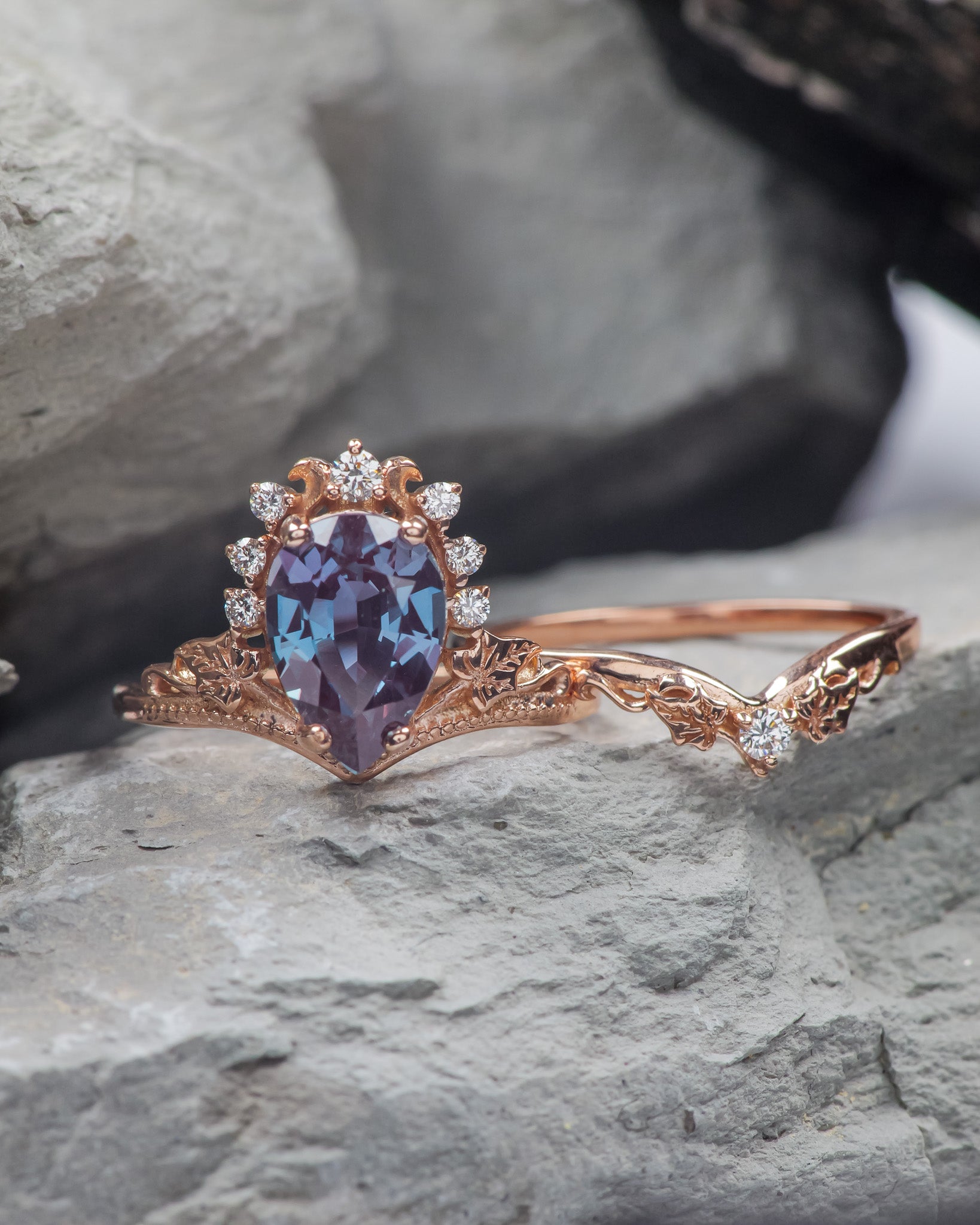 READY TO SHIP: Ariadne ring set with big pear alexandrite and lab grown diamonds, 14K rose gold, RING SIZES: 4.5 - 7.5 US - Eden Garden Jewelry™