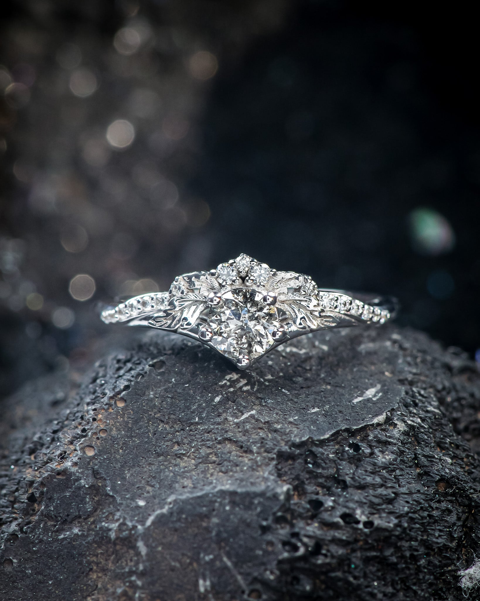 Salt & pepper diamond engagement ring, alternative proposal ring / Amelia - Eden Garden Jewelry™