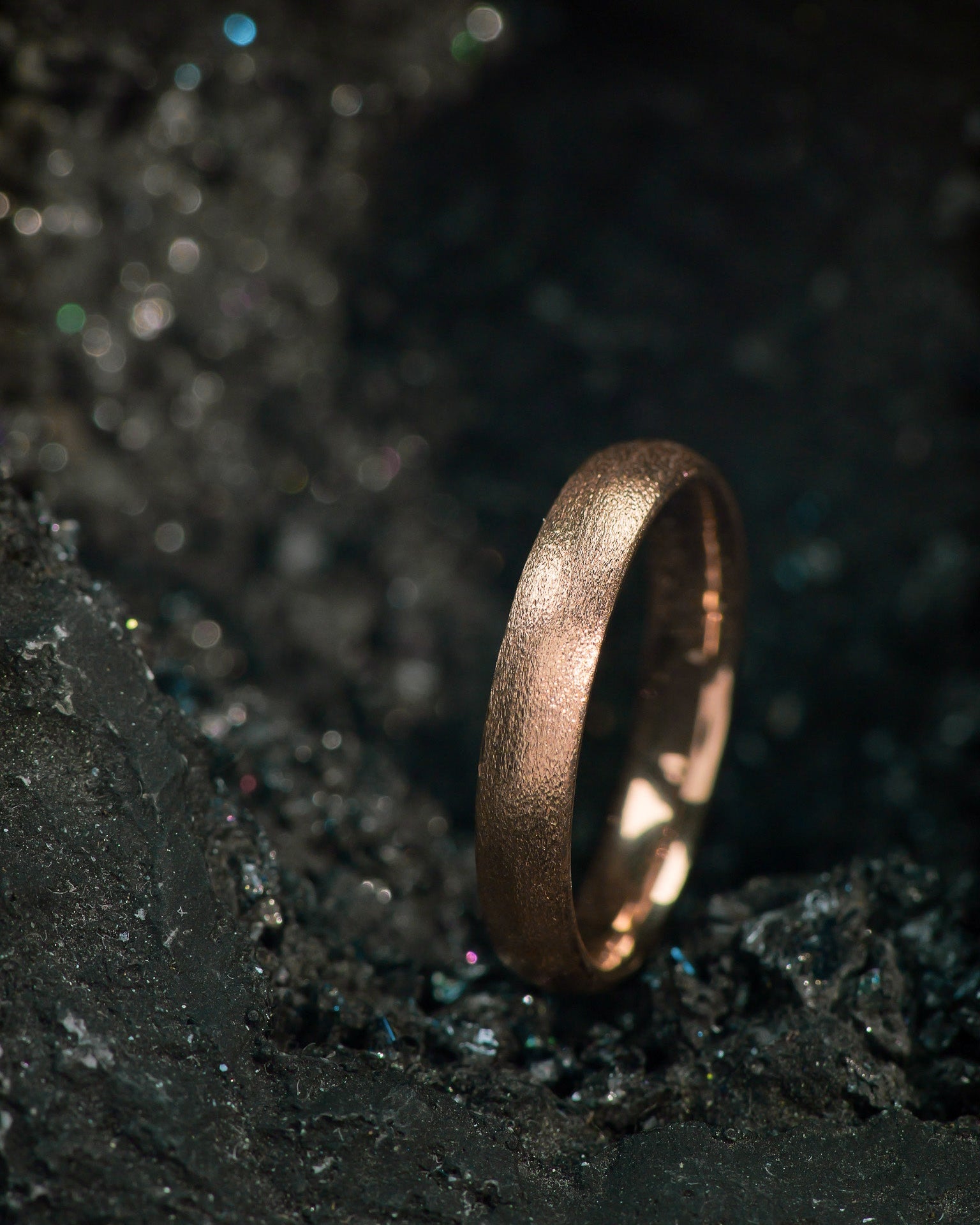 Classic gold wedding band, comfort fit ring, 4 mm width - Eden Garden Jewelry™