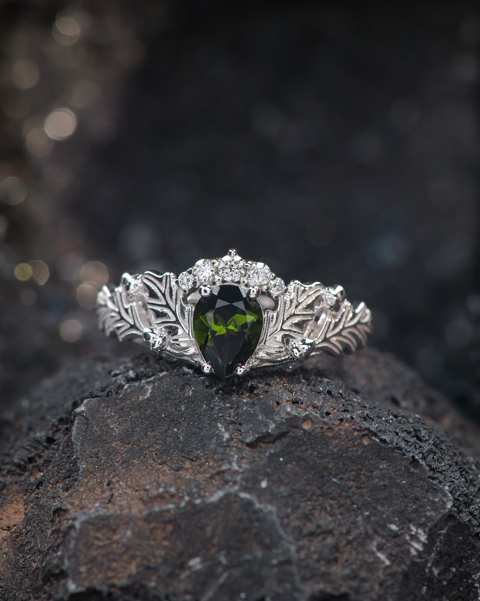 READY TO SHIP: Oak leaves bridal ring set with natural tourmaline, nature inspired wedding rings, AVAILABLE RING SIZES: 5.5 - 8.5 US