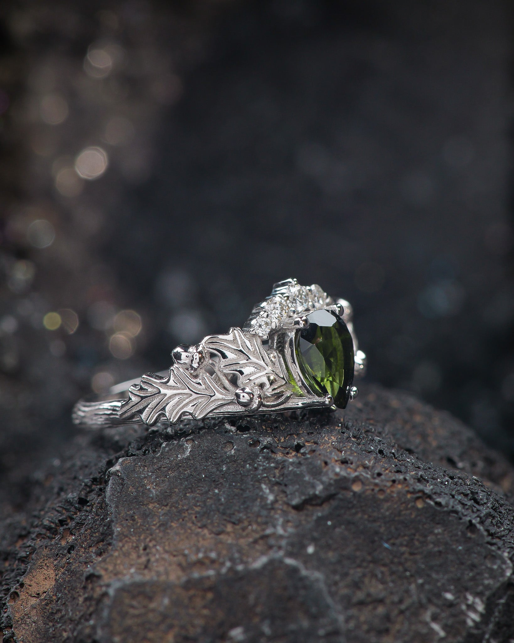 Natural tourmaline oak leaves bridal ring set, nature inspired engagement and wedding rings / Royal Oak