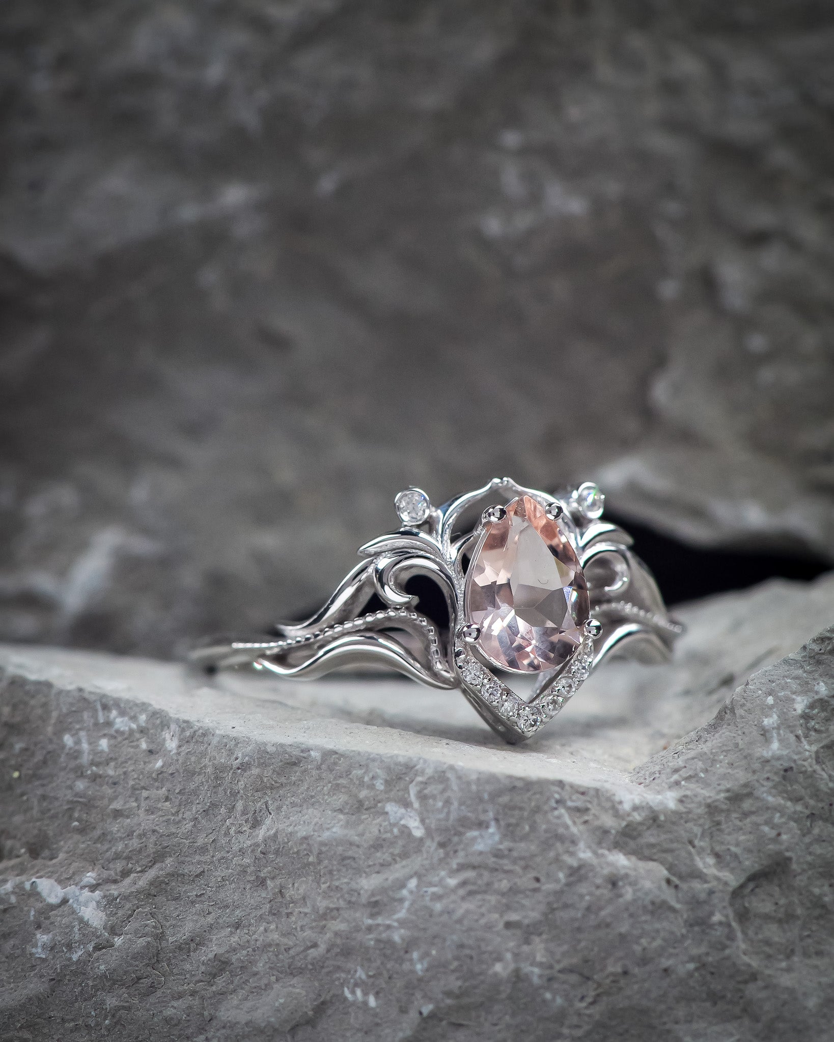 Tender pink morganite bridal ring set / Lida - Eden Garden Jewelry™