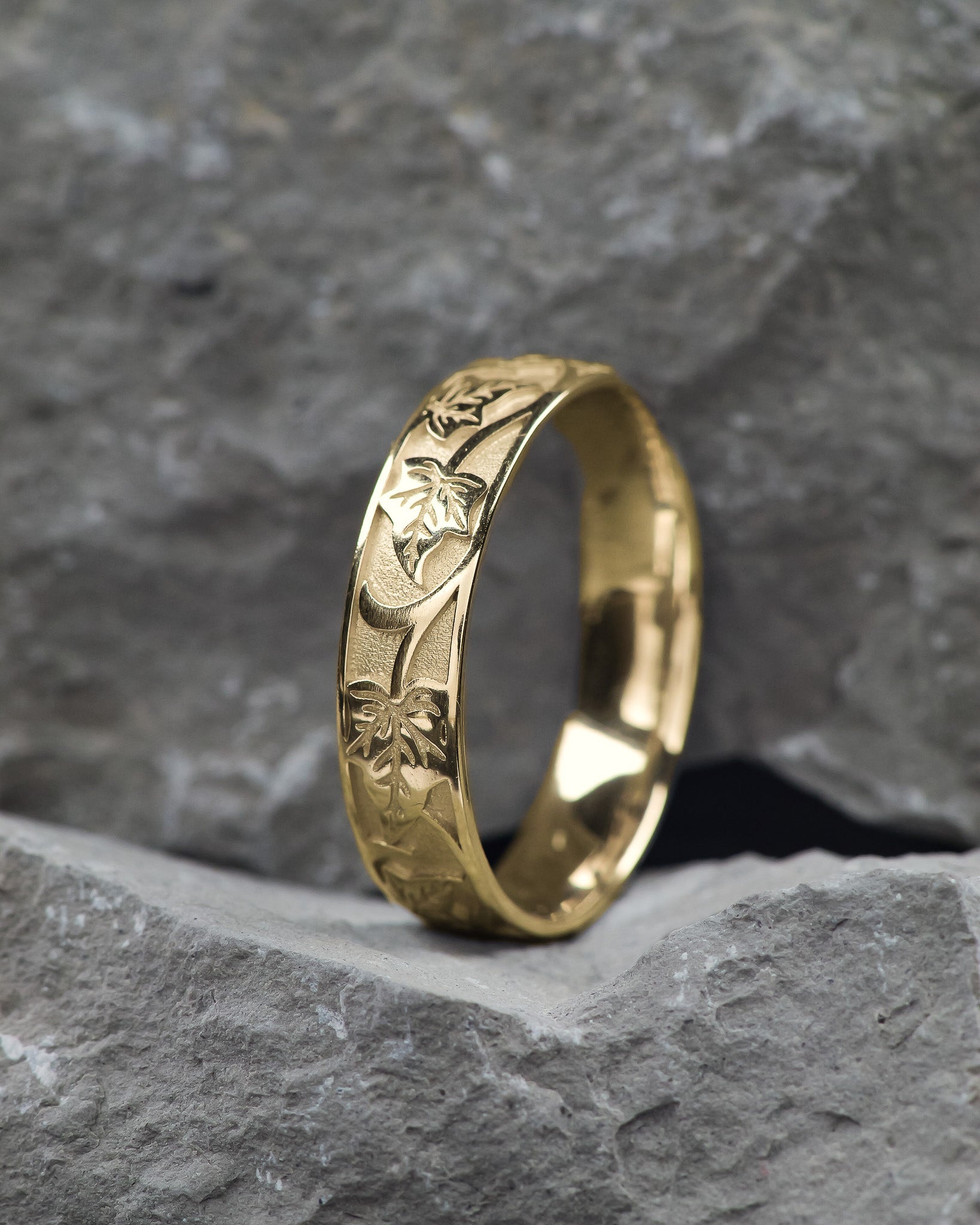 READY TO SHIP: Wedding band with ivy pattern, 5 mm wide, 14K yellow gold, AVAILABLE RING SIZE: 10 US - Eden Garden Jewelry™