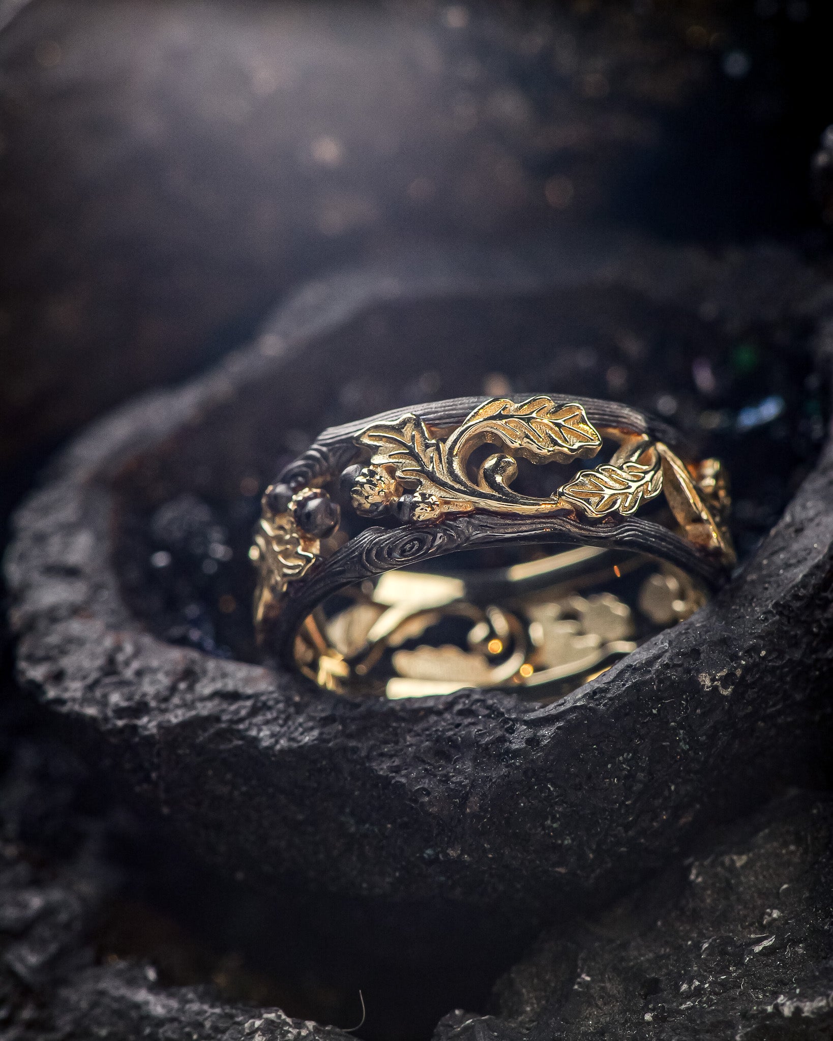 Custom order/MODIFICATION: Black and gold oak band with moss agates - Eden Garden Jewelry™