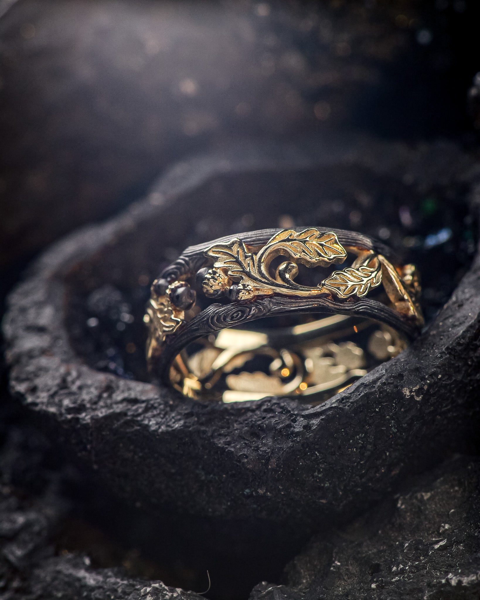 Custom order/MODIFICATION: Black and gold oak band with moss agates - Eden Garden Jewelry™