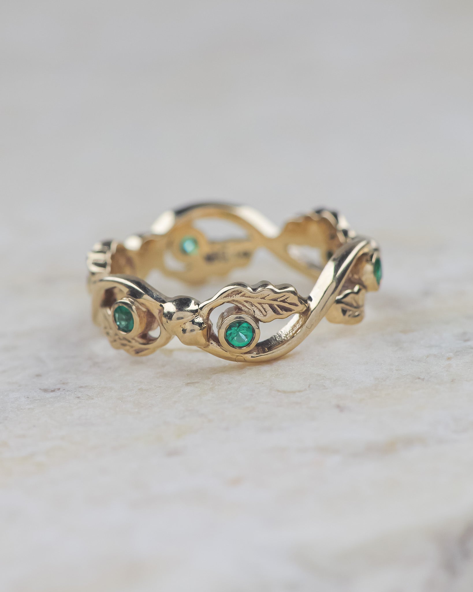 Emerald oak leaves wedding band, nature themed wedding ring - Eden Garden Jewelry™