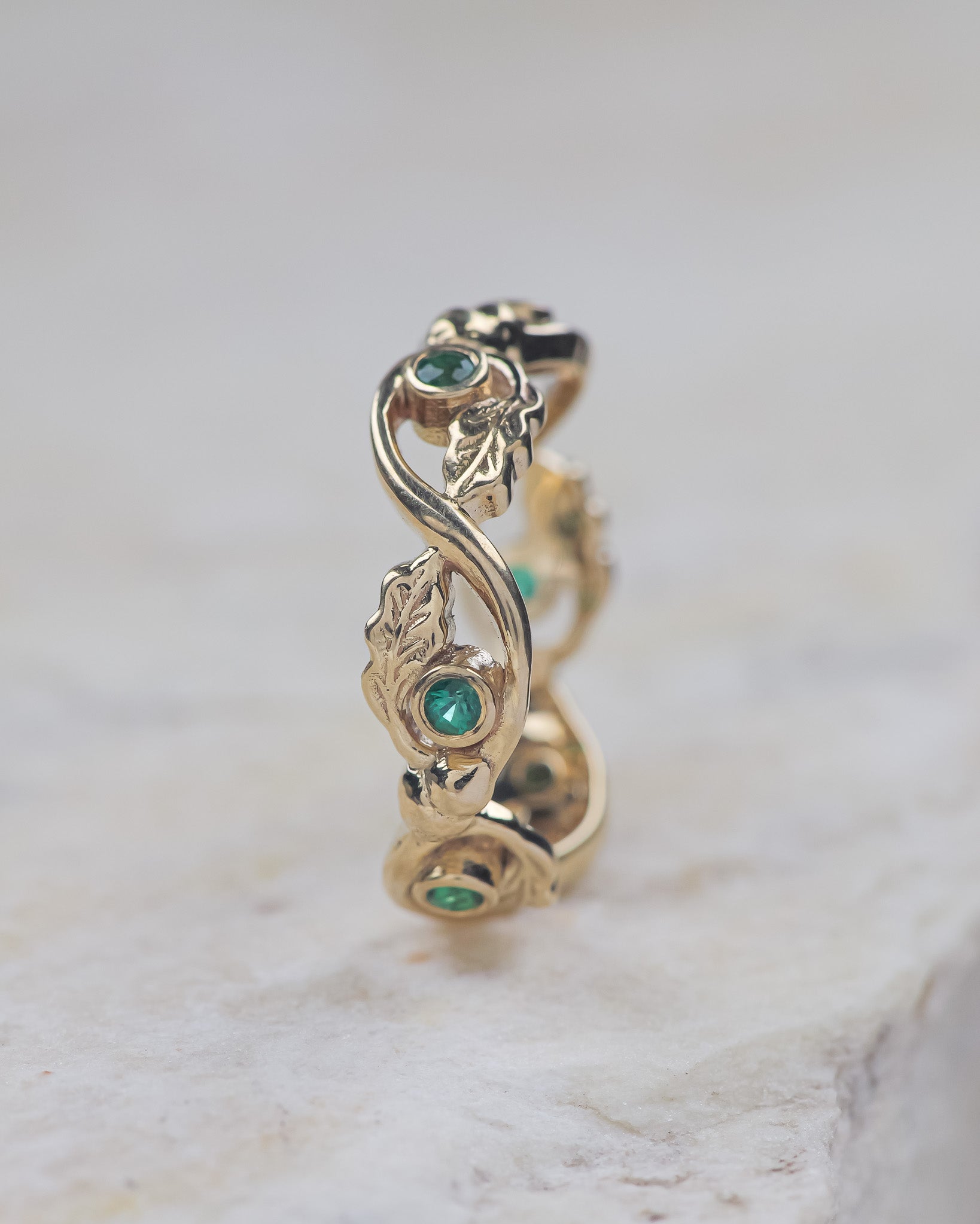 Emerald oak leaves wedding band, nature themed wedding ring - Eden Garden Jewelry™