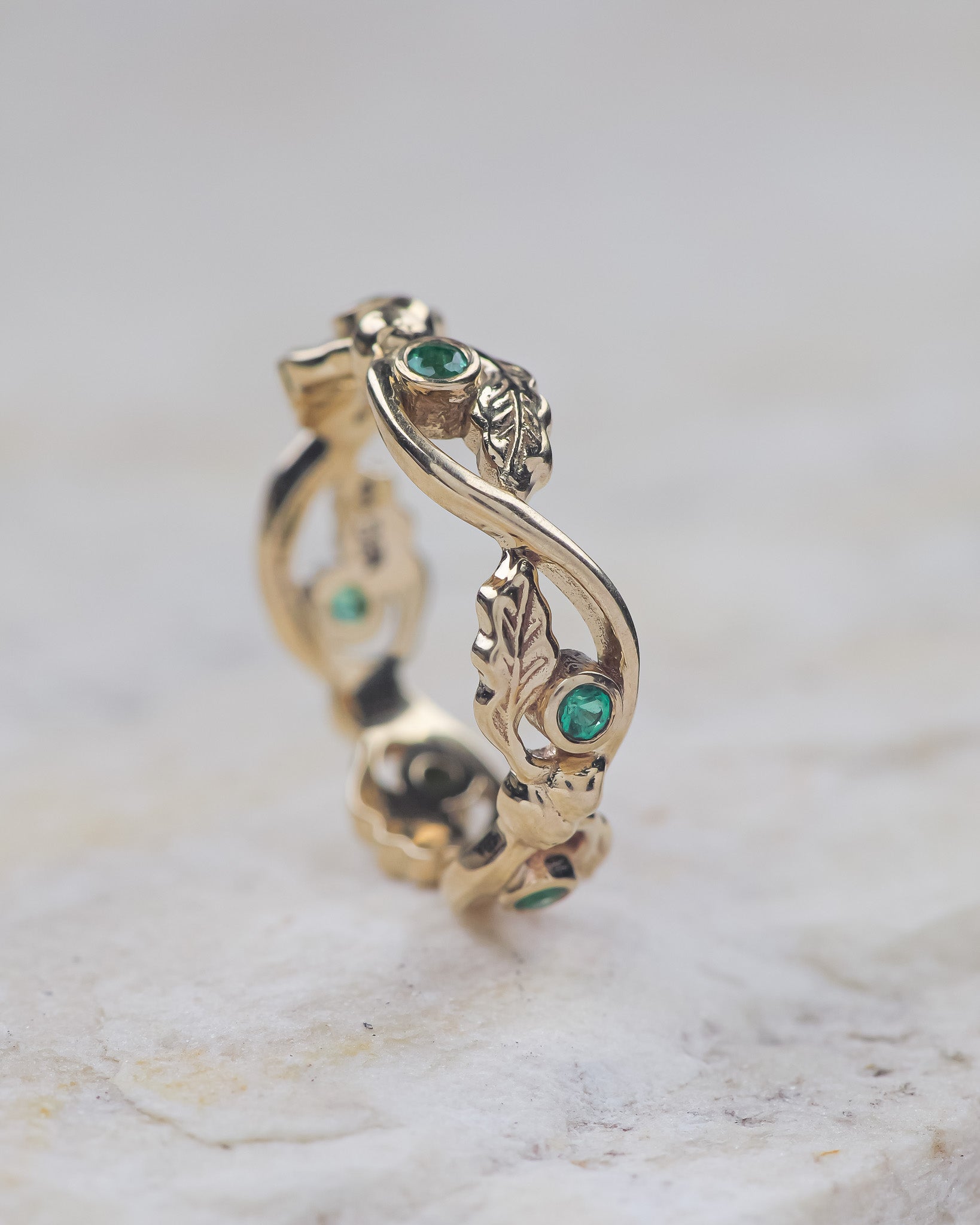Emerald oak leaves wedding band, nature themed wedding ring - Eden Garden Jewelry™