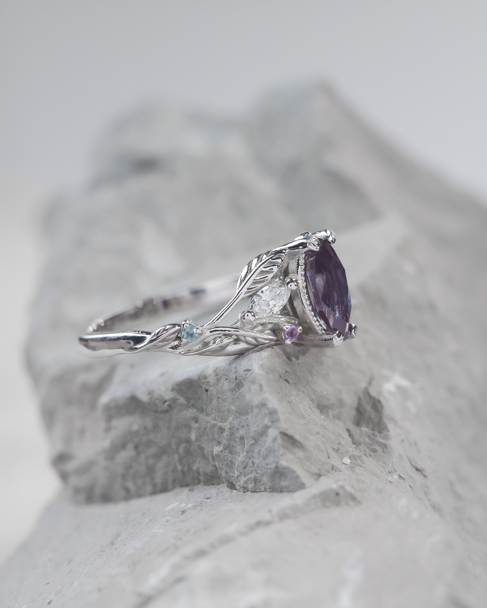 Colour changing alexandrite engagement ring, proposal ring with alexandrites, amethysts and diamonds / Patricia - Eden Garden Jewelry™