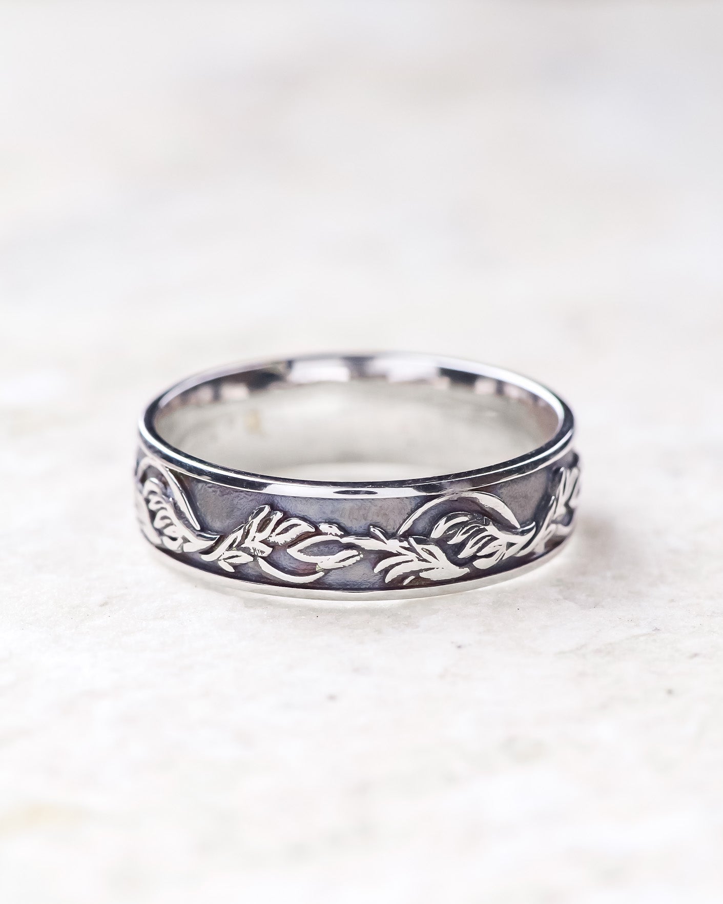 White gold leaf wedding ring for man, japanese maple leaves ring with black rhodium plating - Eden Garden Jewelry™