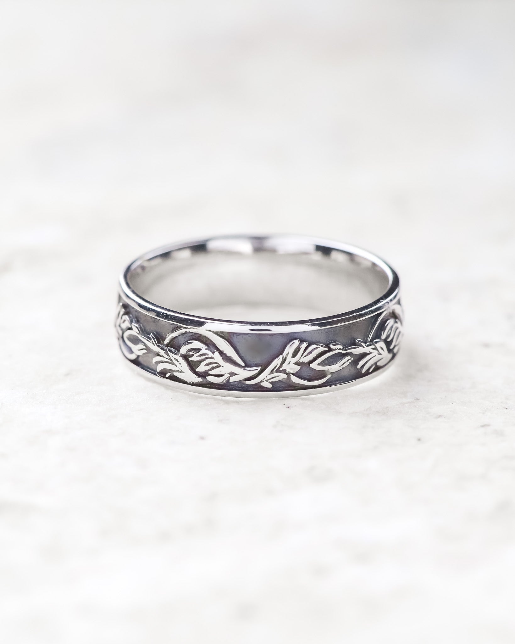 White gold leaf wedding ring for man, japanese maple leaves ring with black rhodium plating - Eden Garden Jewelry™