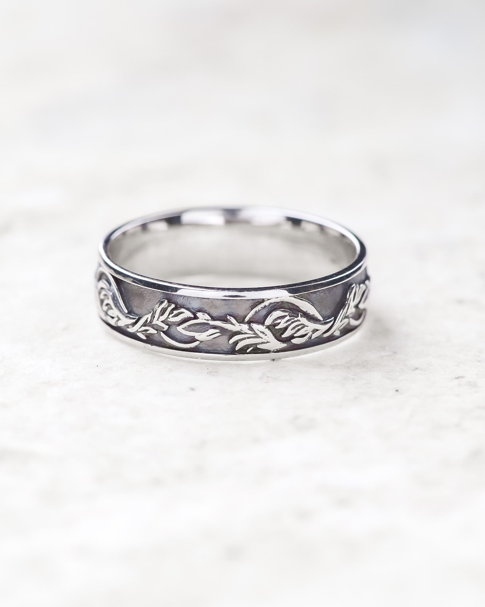 White gold leaf wedding ring for man, japanese maple leaves ring with black rhodium plating - Eden Garden Jewelry™
