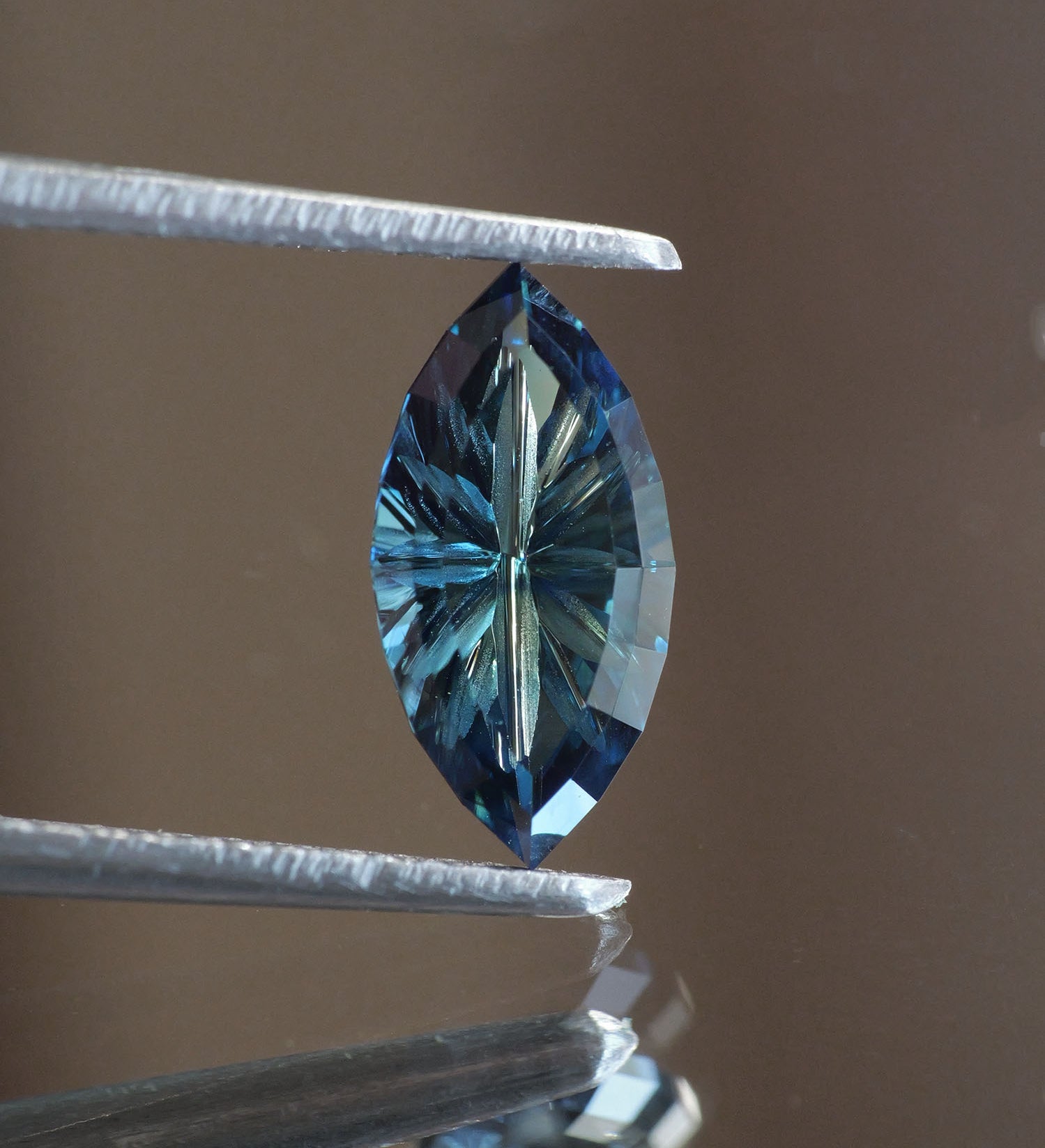 Sapphire | natural, teal color, fantasy-cut, 10x5mm, 1.2ct - Eden Garden Jewelry™