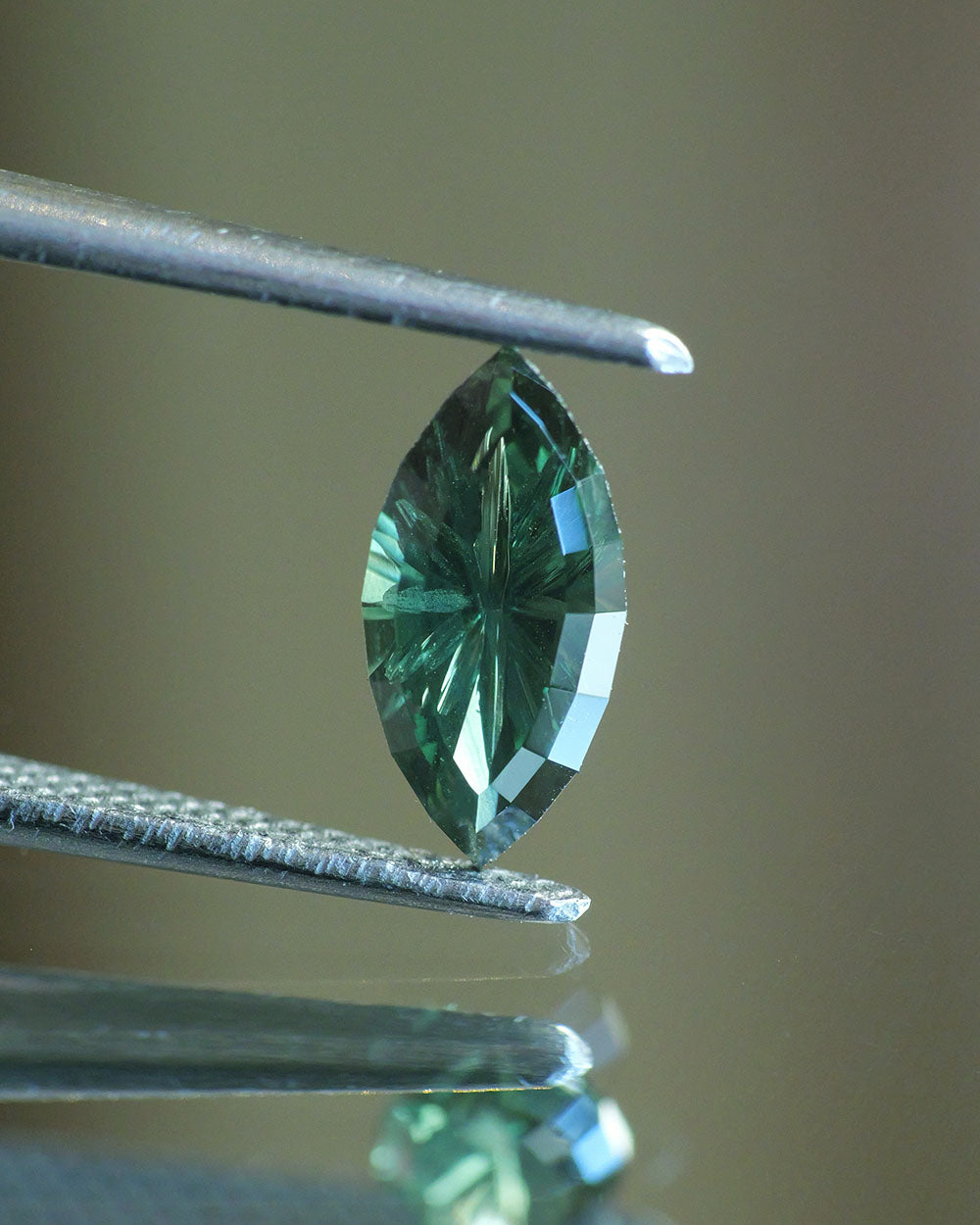 Sapphire | natural, green color, fantasy-cut, 9x4.4mm, 0.78ct - Eden Garden Jewelry™