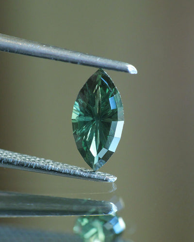 Sapphire | natural, green color, fantasy-cut, 9x4.4mm, 0.78ct - Eden Garden Jewelry™