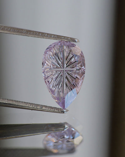 Sapphire | lab-grown, lavender color, pear shape, fantasy-cut, 11x7mm, 3ct* - Eden Garden Jewelry™