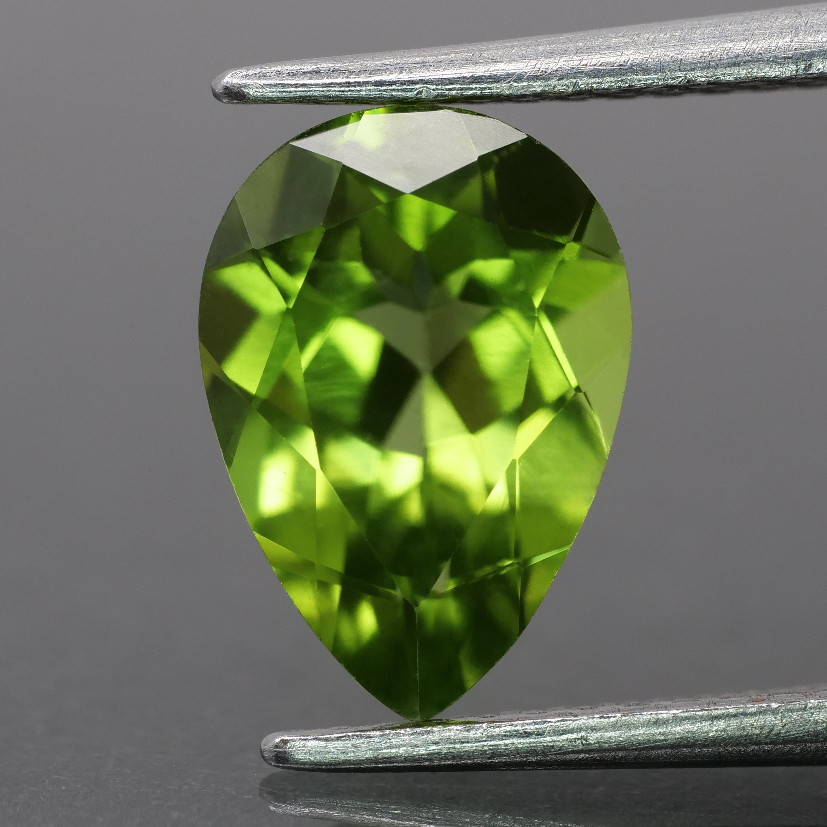 Peridot | natural, green color, pear-cut, 10x7mm, *2ct - Eden Garden Jewelry™