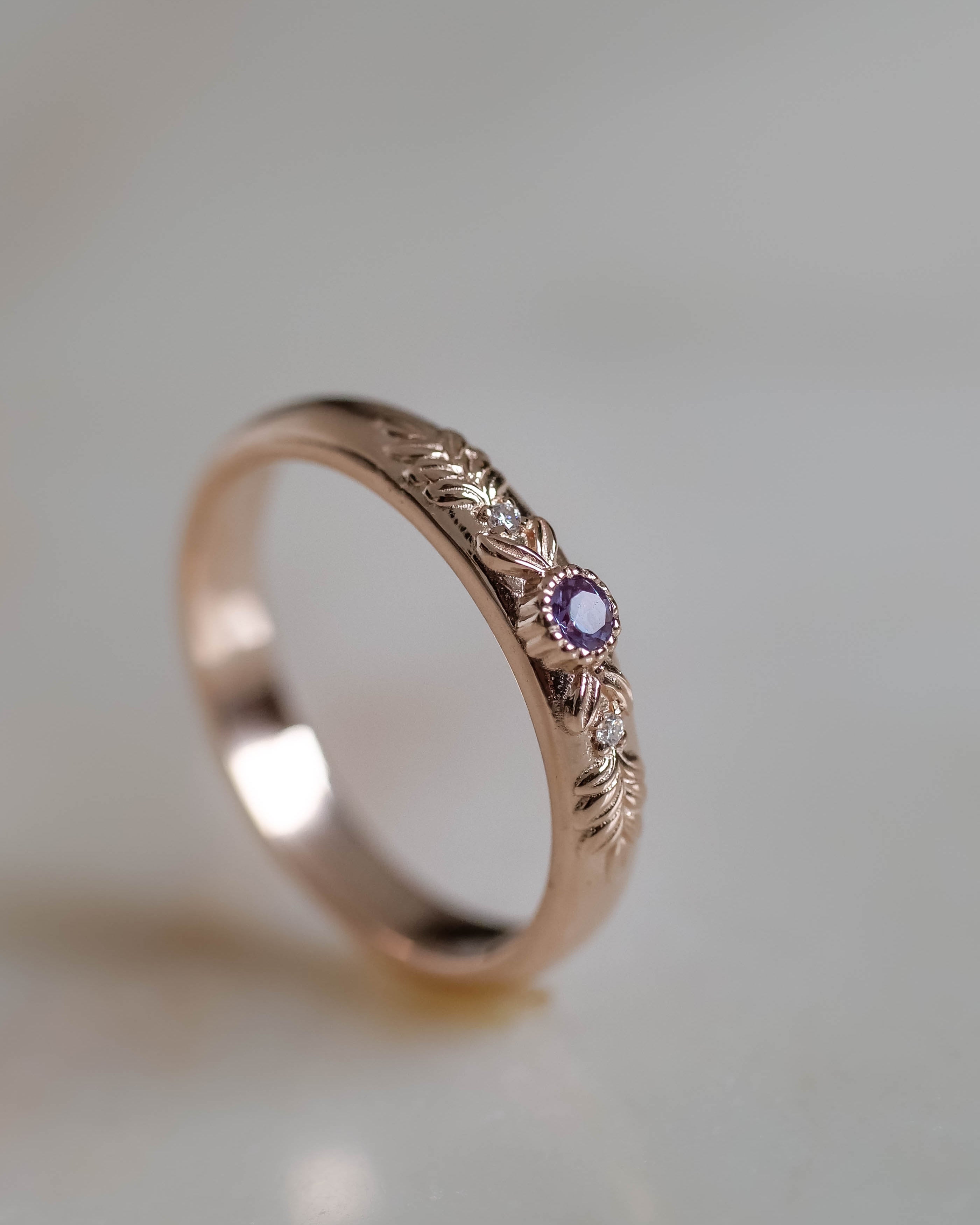 Wreath wedding band with three gemstones - Eden Garden Jewelry™