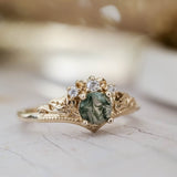 Ariadne | engagement ring, 5 mm central gemstone