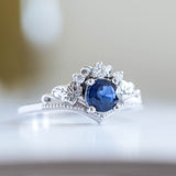 Ariadne | engagement ring, 5 mm central gemstone