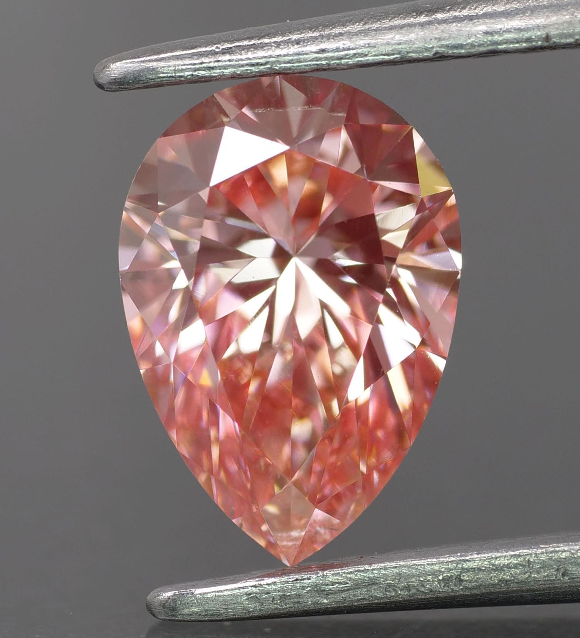 Lab grown diamond | IGI certified | pear-cut, *12x7.5mm, Fancy vivid pink color, VS-VVS, *2.5ct - Eden Garden Jewelry™