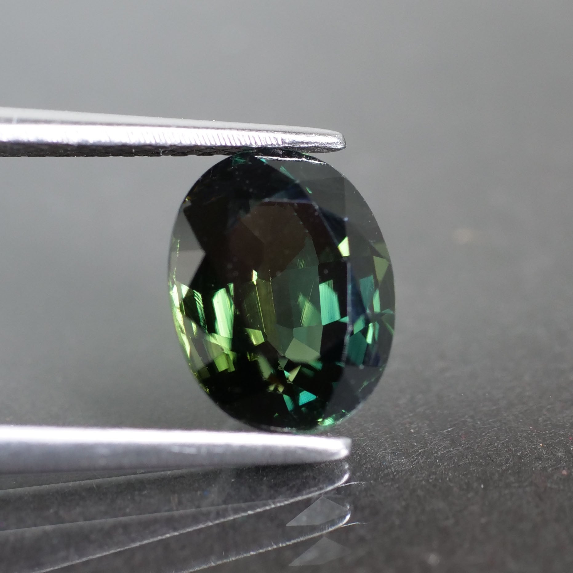 Sapphire | natural, dark teal (greenish blue), oval cut 9x7 mm, VS, 2.40 ct - Eden Garden Jewelry™
