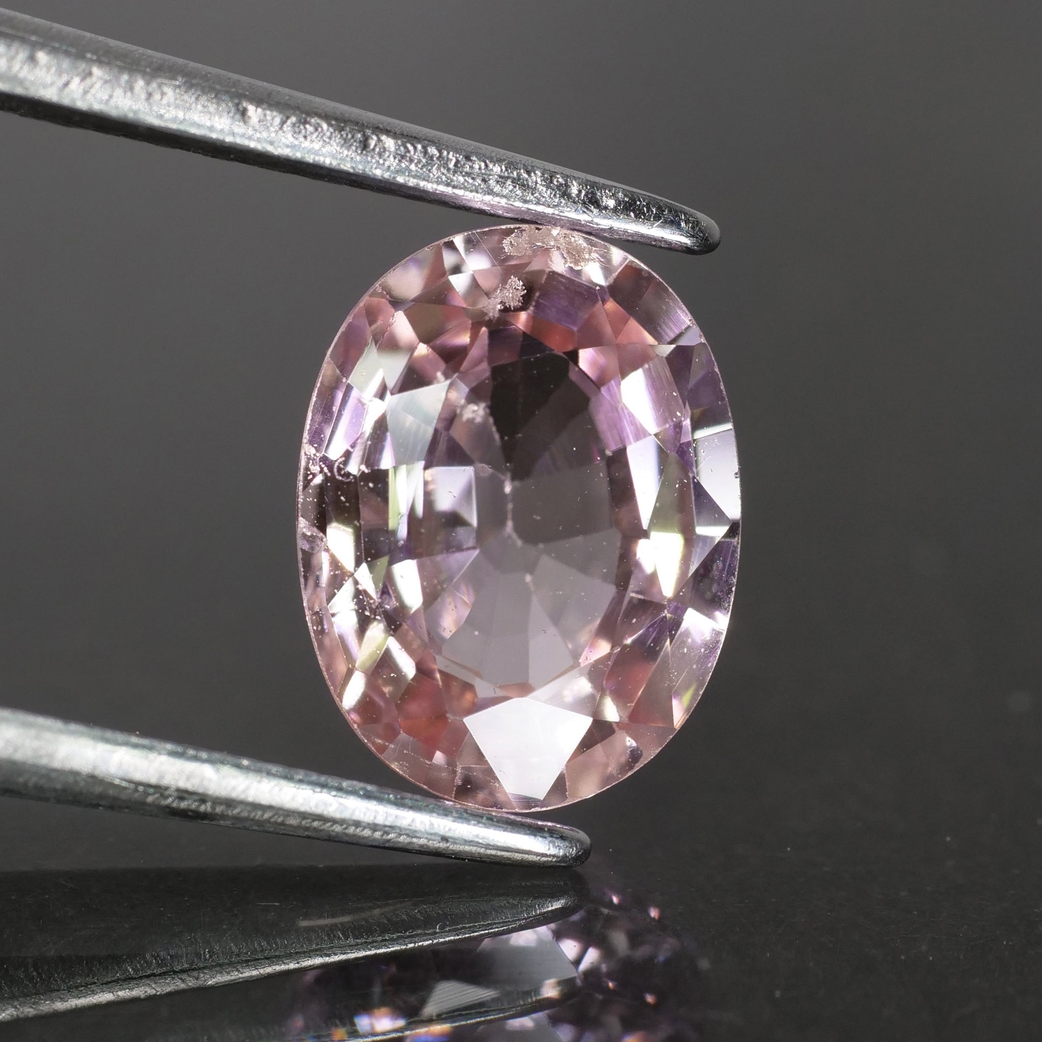 Pink Sapphire | IGI certified | natural, oval cut *8x6 mm, VS , 1.65ct - Eden Garden Jewelry™