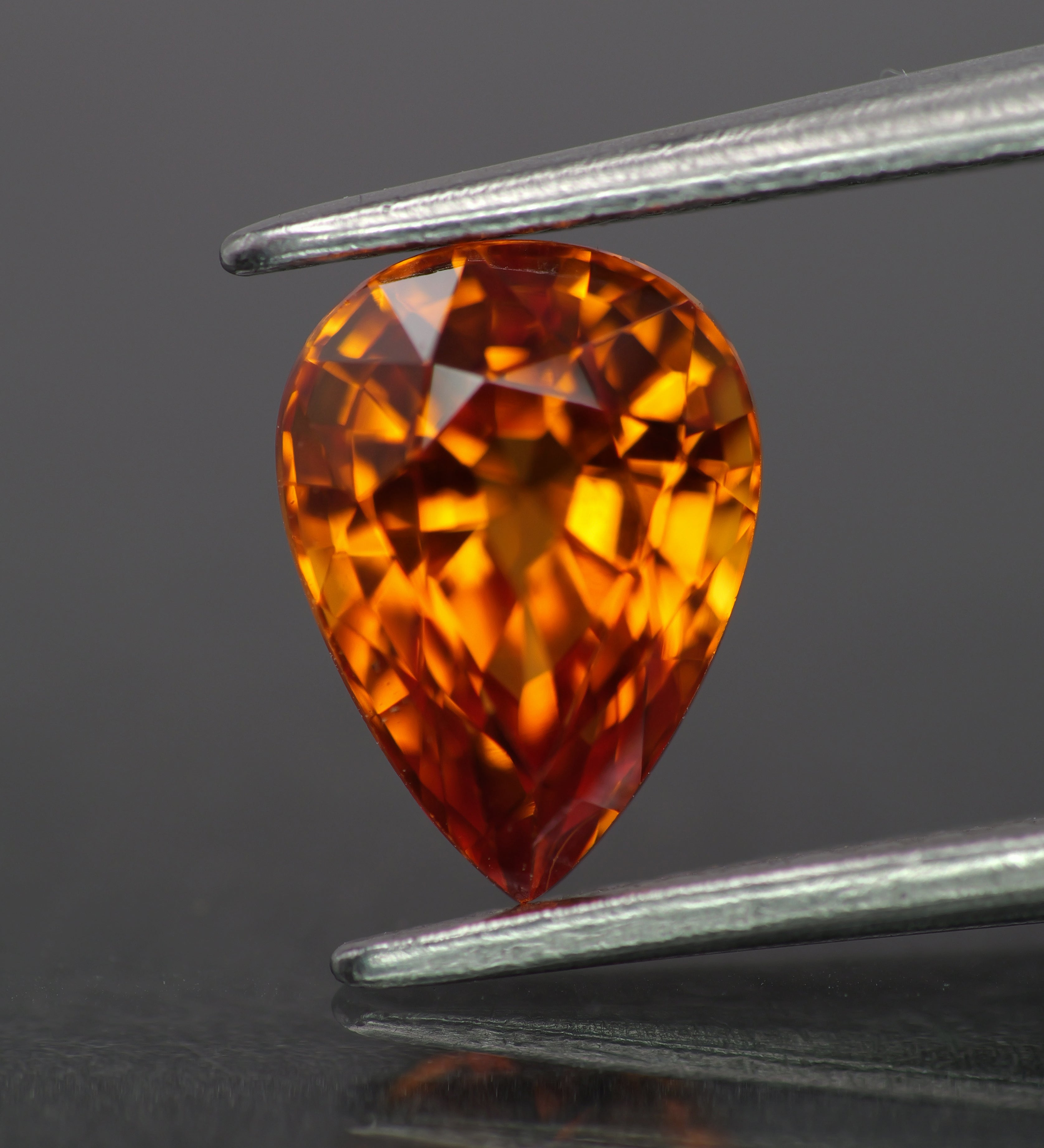 Sapphire | natural, orange color, pear-cut, 8x6mm, 1.2ct - Eden Garden Jewelry™