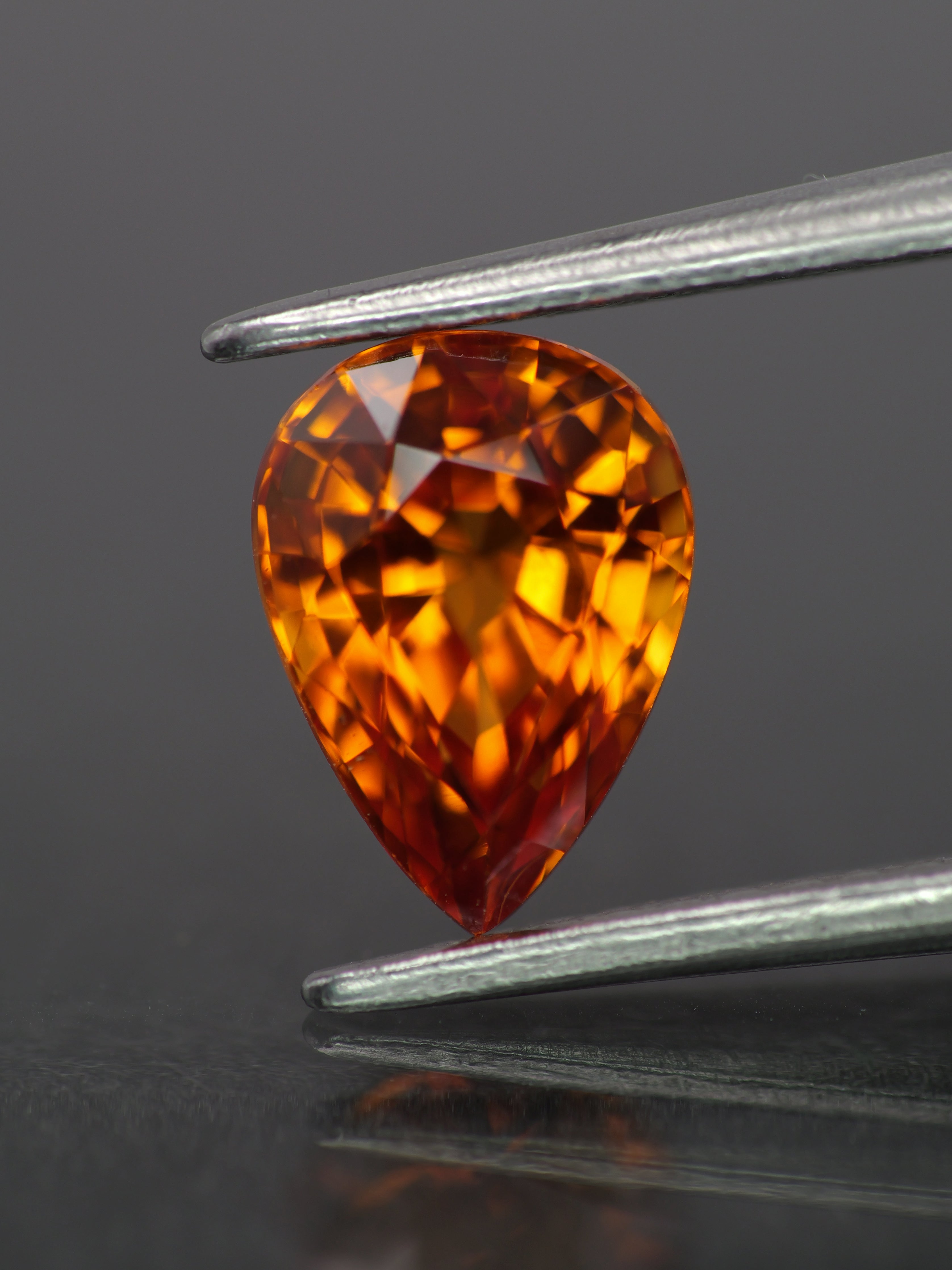 Sapphire | natural, orange color, pear-cut, 8x6mm, 1.2ct - Eden Garden Jewelry™