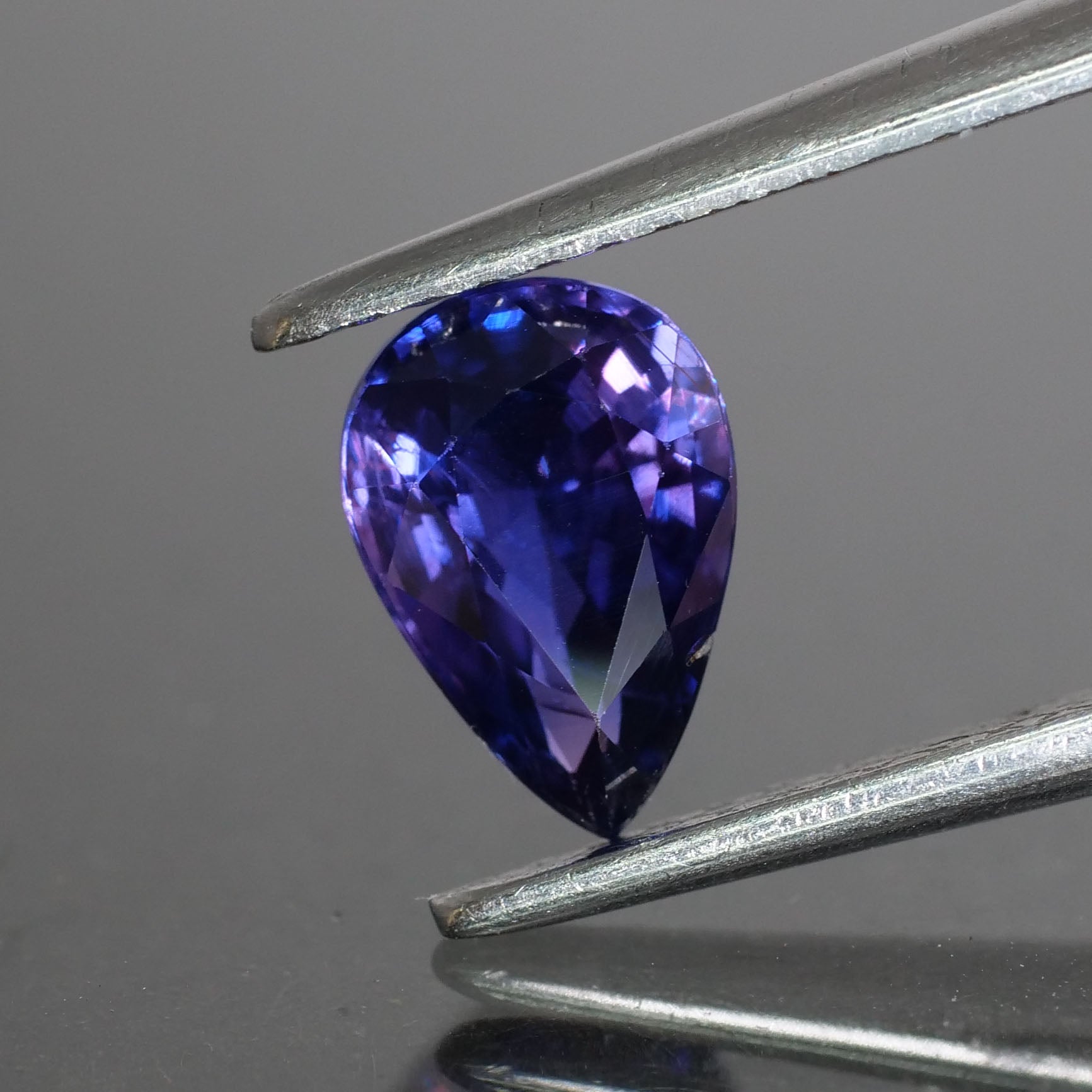 Purple Sapphire | natural, violetish purple, pear cut 7x5mm, VS 0.7ct - Eden Garden Jewelry™