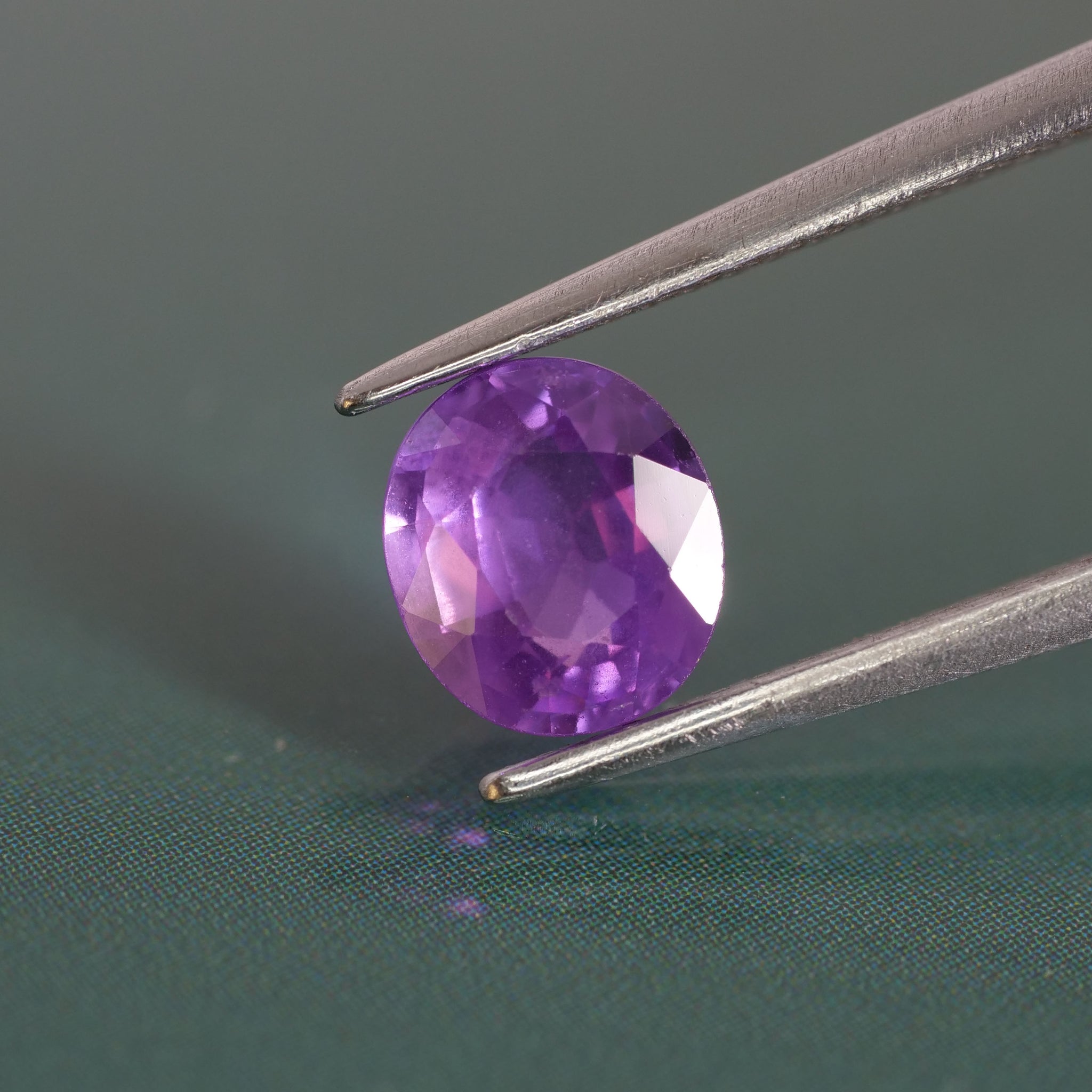 Sapphire opalescent | natural, pinkish purple, oval cut 6.6x5.8 mm, 1.1ct - Eden Garden Jewelry™