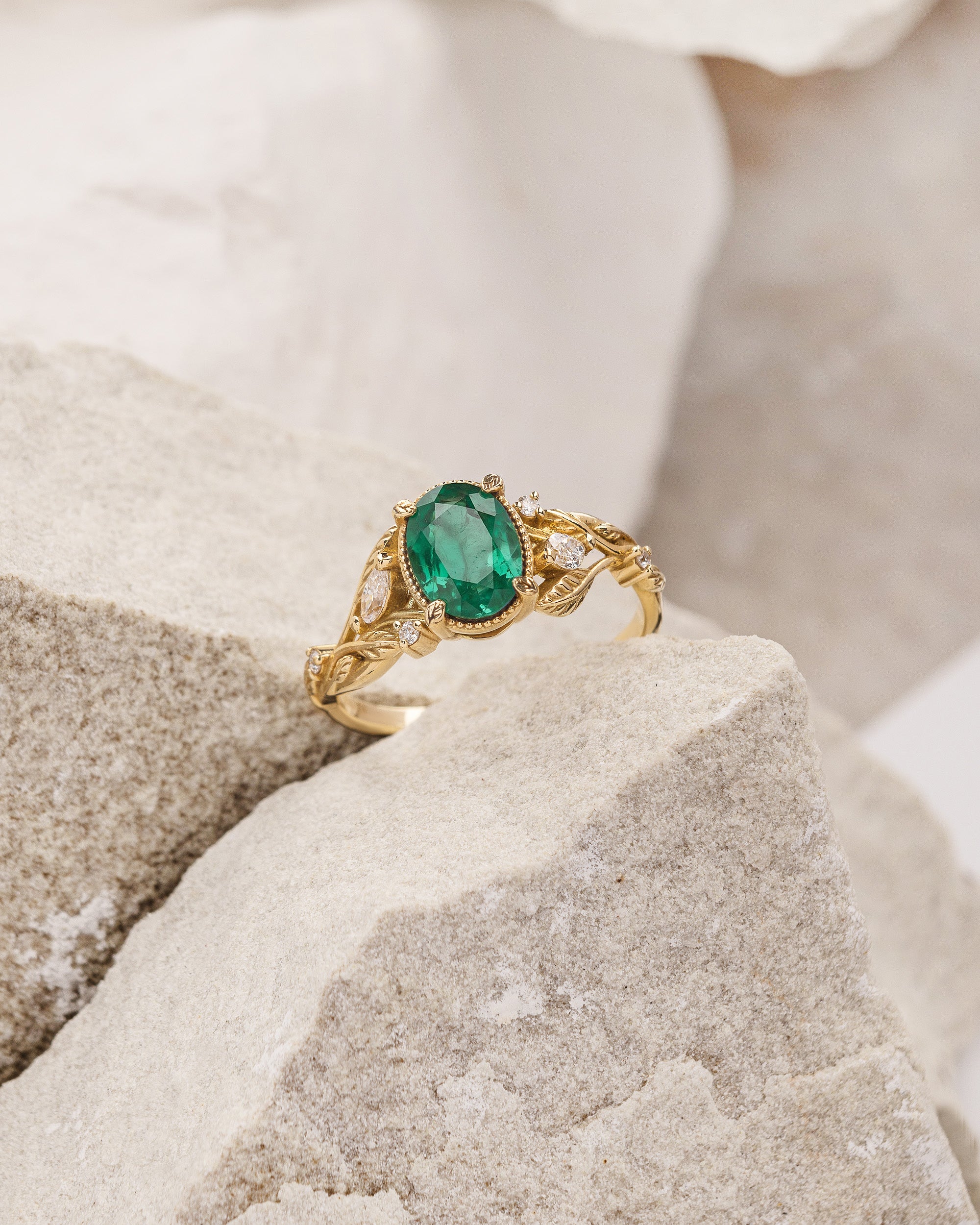 Natural emerald and diamonds engagement ring / Patricia - Eden Garden Jewelry™