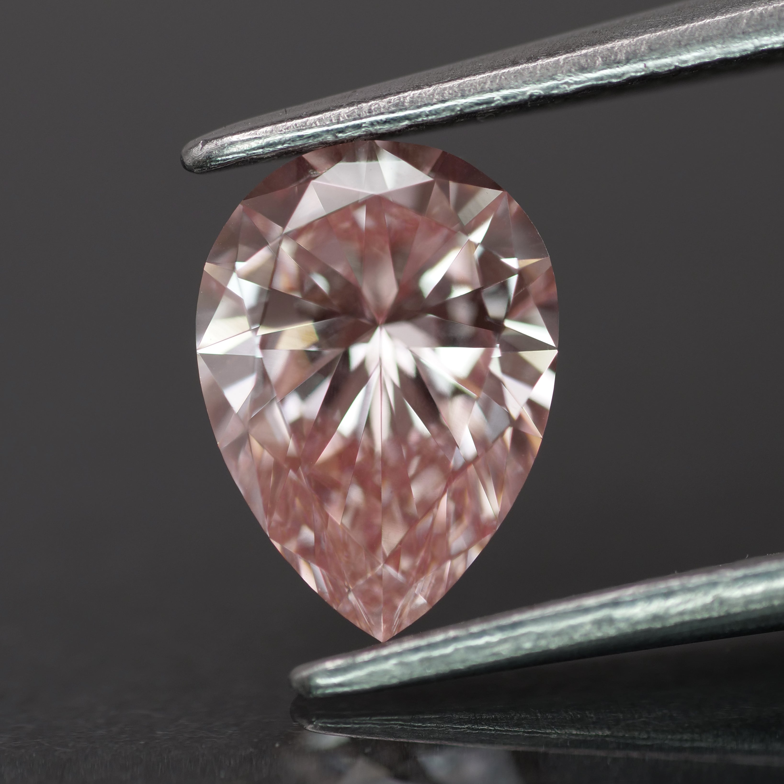 Lab grown diamond | IGI certified | pear-cut, *8x6mm, Fancy vivid pink color, VS2, *0.9ct - Eden Garden Jewelry™