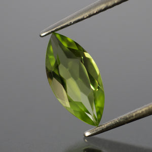 Peridot | natural, pear cut 10x5 mm, VS, 1ct - Eden Garden Jewelry™