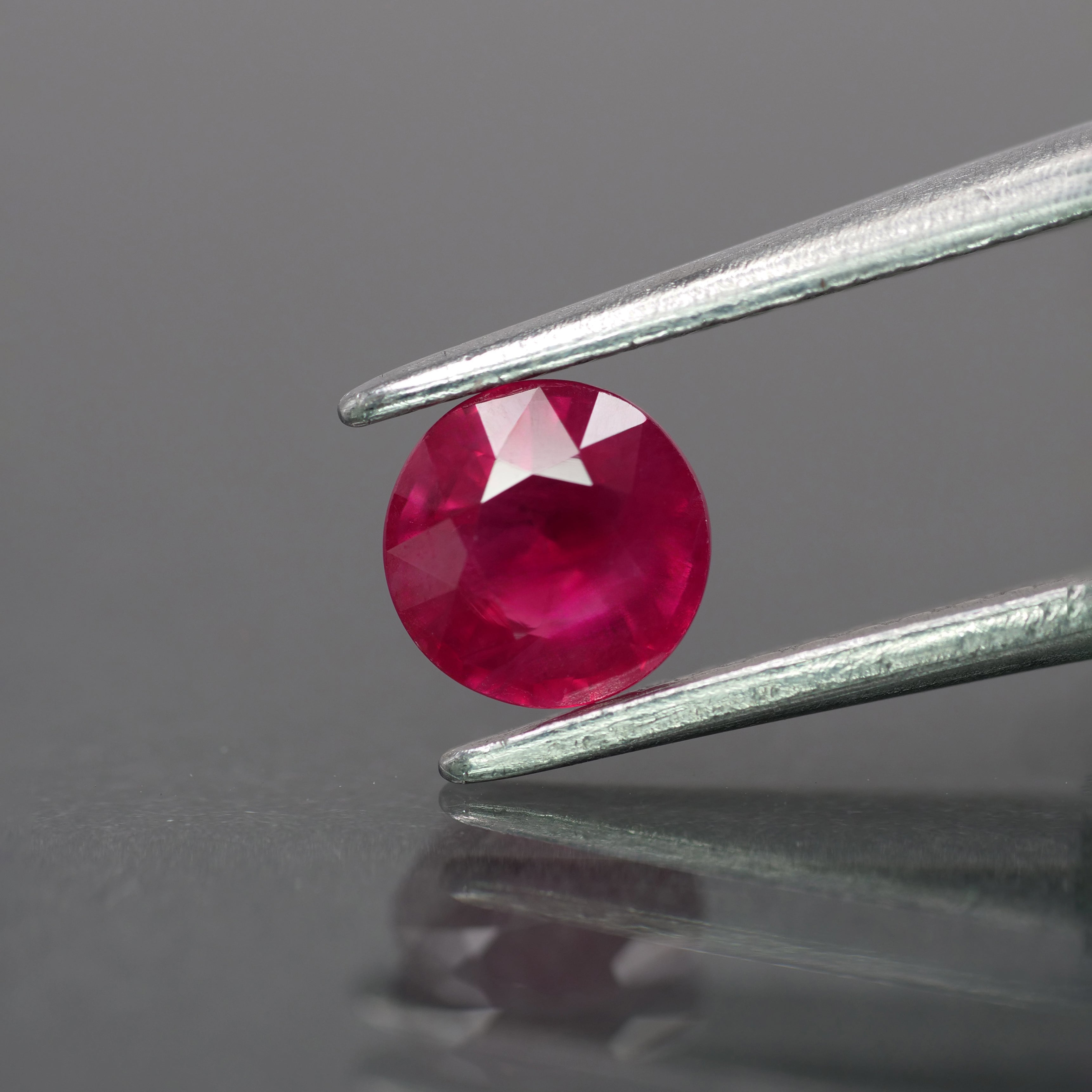 Ruby | natural, red color, round-cut, 5mm, 0.65ct - Eden Garden Jewelry™