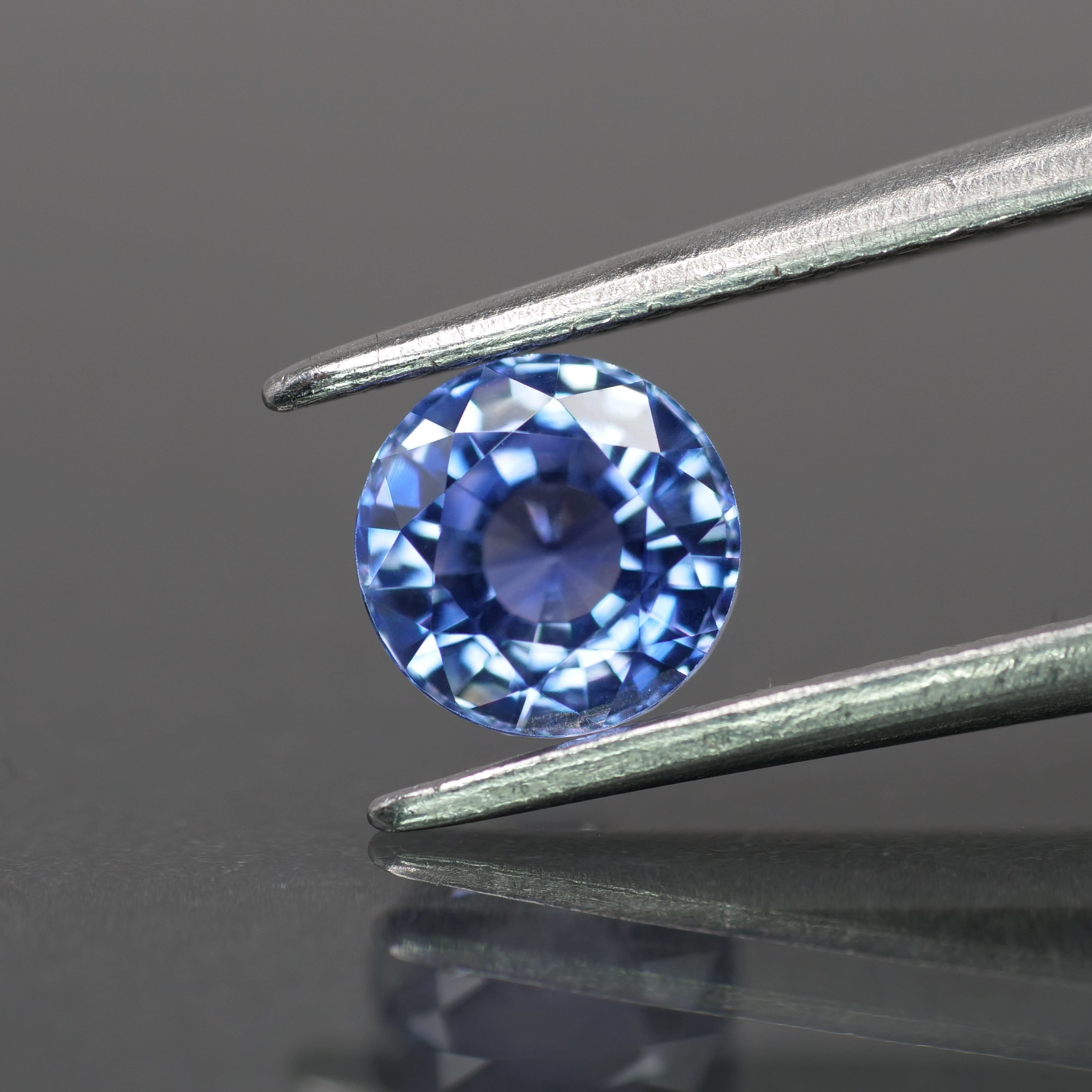 Sapphire | natural, blue color, round-cut, 5.5mm, 0.85ct - Eden Garden Jewelry™