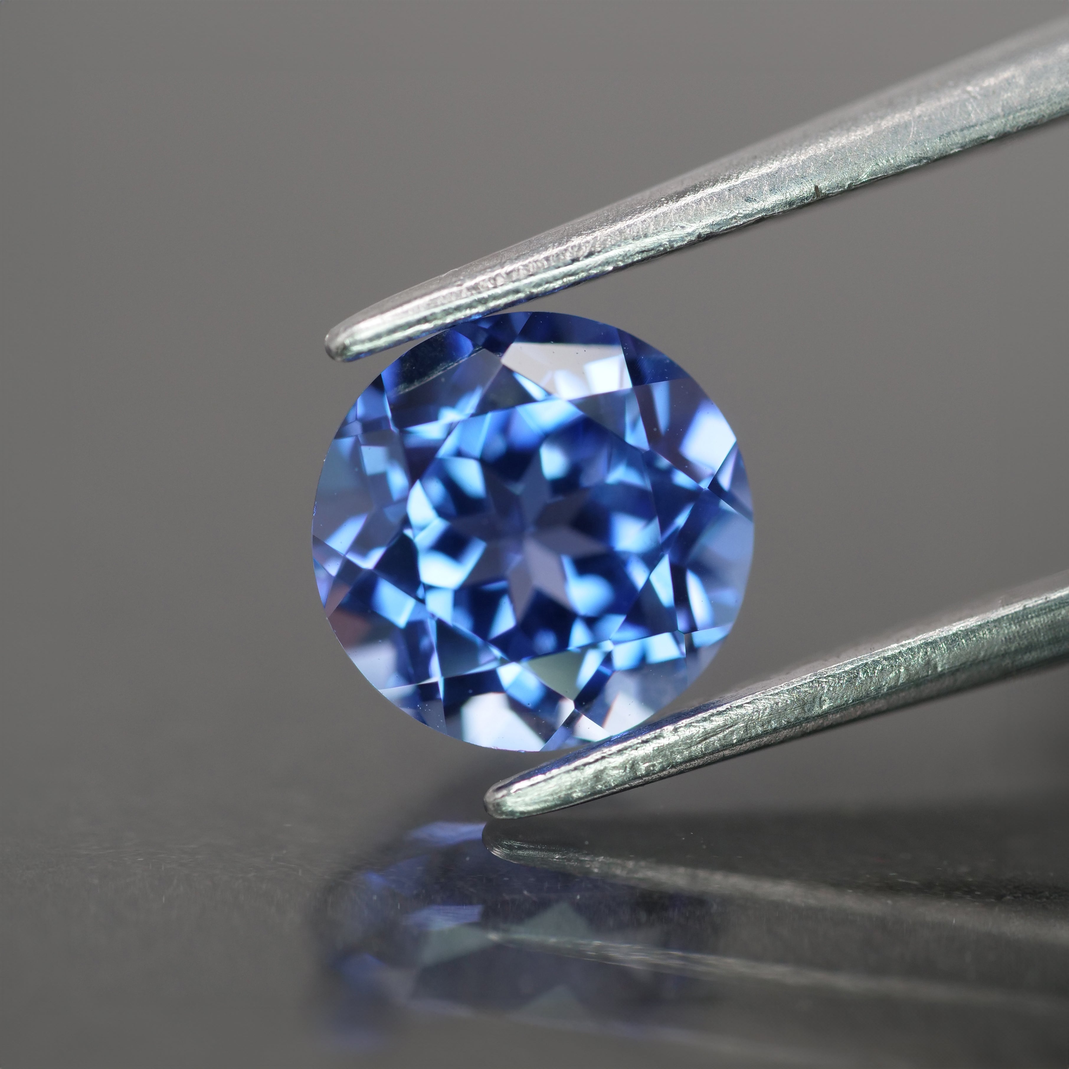 Sapphire | Light Blue color, lab-grown, round-cut, 6mm, 1ct - Eden Garden Jewelry™