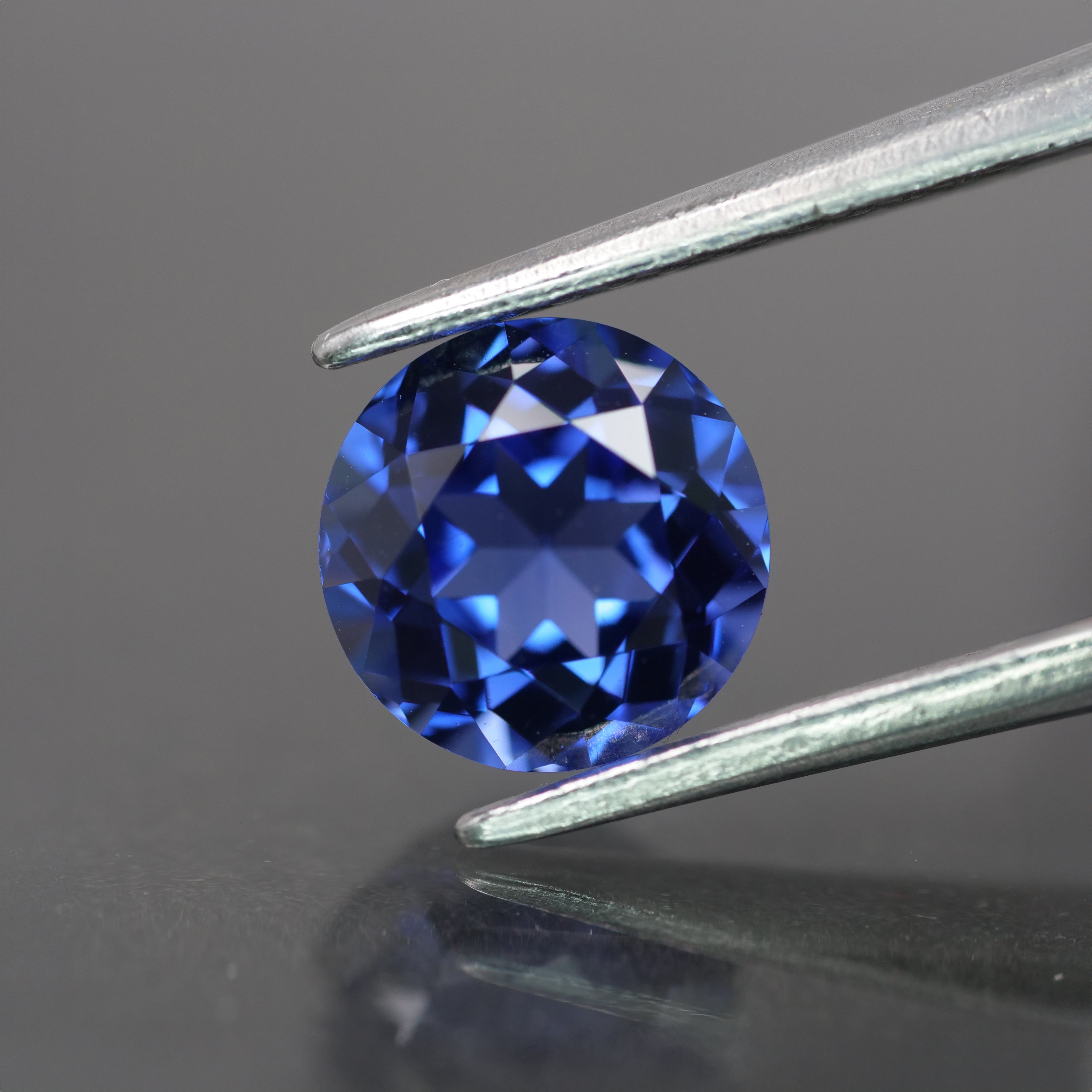 Sapphire | Medium Blue color, lab-grown, round-cut, 6mm, 1ct - Eden Garden Jewelry™