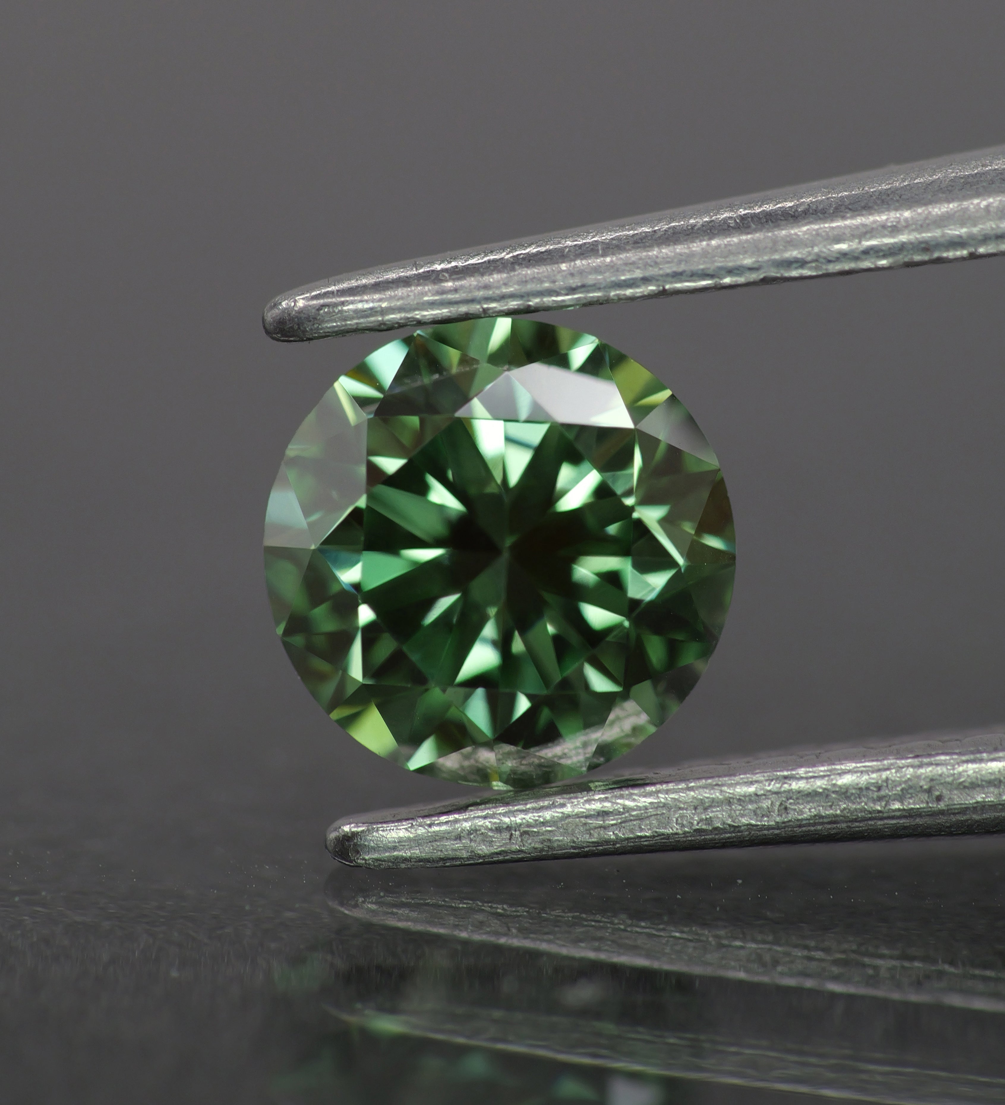 Lab grown diamond | IGI certified | round-cut, *6.5mm, Fancy vivid green color, VS-VVS, *1ct - Eden Garden Jewelry™