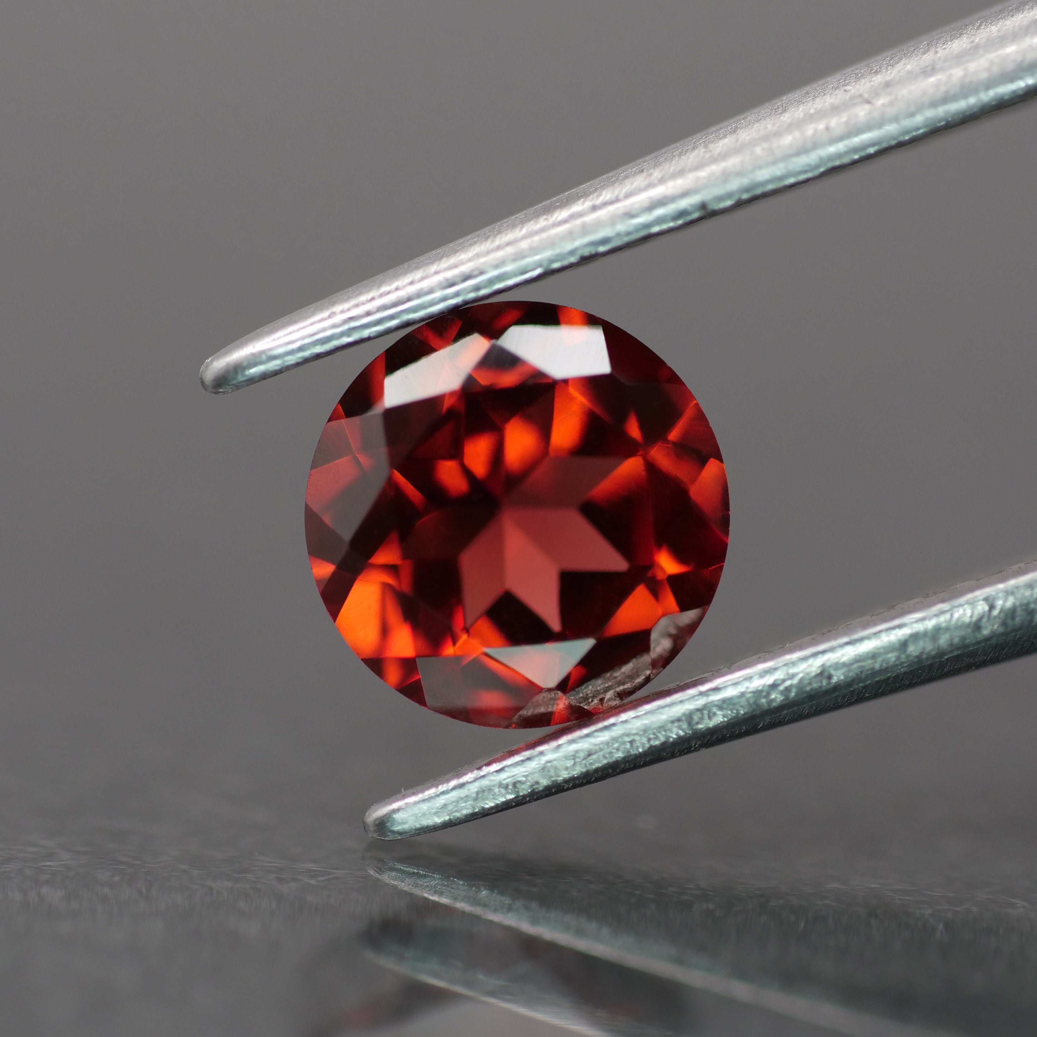 Custom order: Azalea engagement ring with central garnet and accent black sapphires - Eden Garden Jewelry™