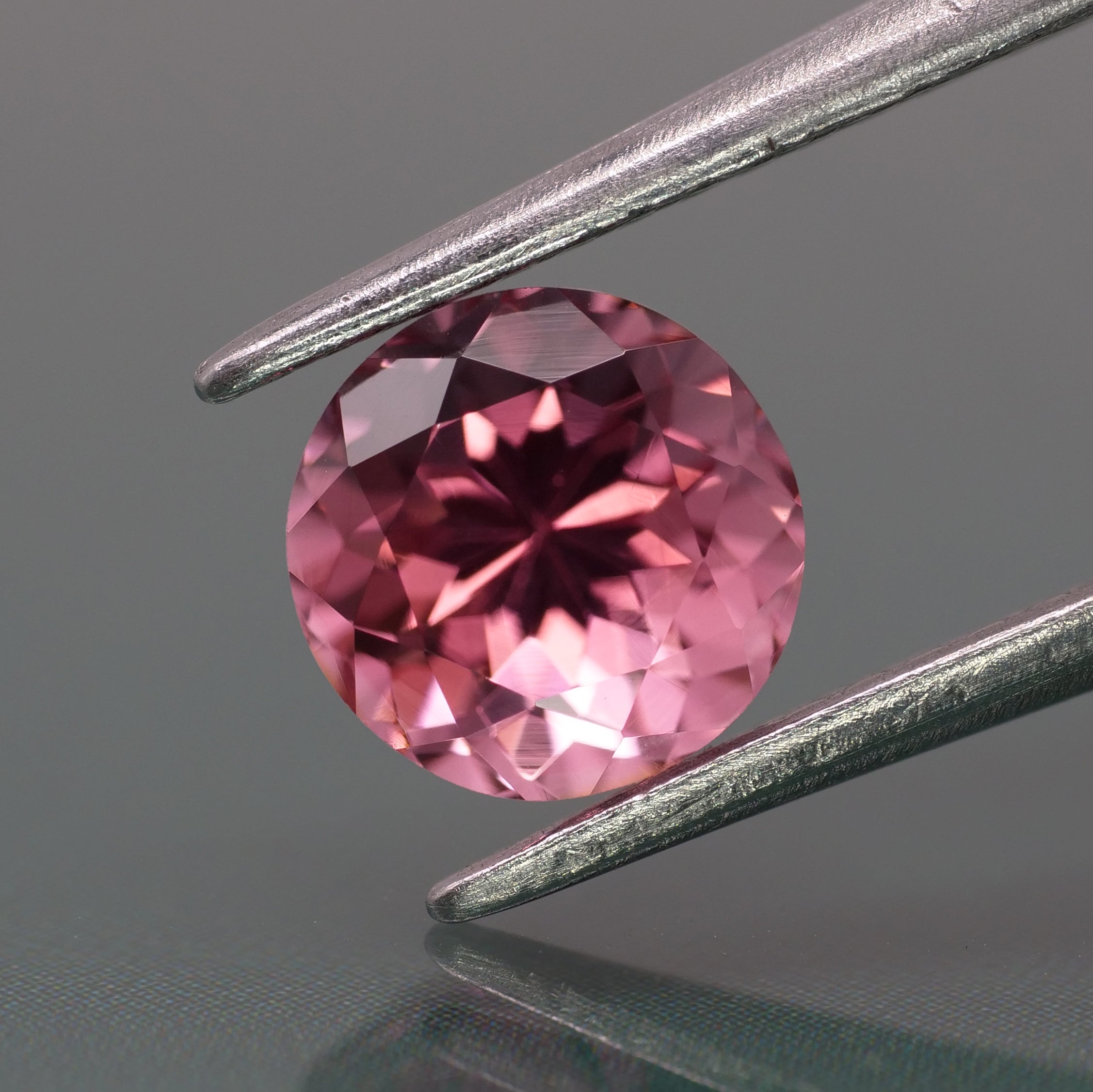 Tourmaline | natural, orangish pink color, round-cut, 6mm, 0.9ct, Africa - Eden Garden Jewelry™