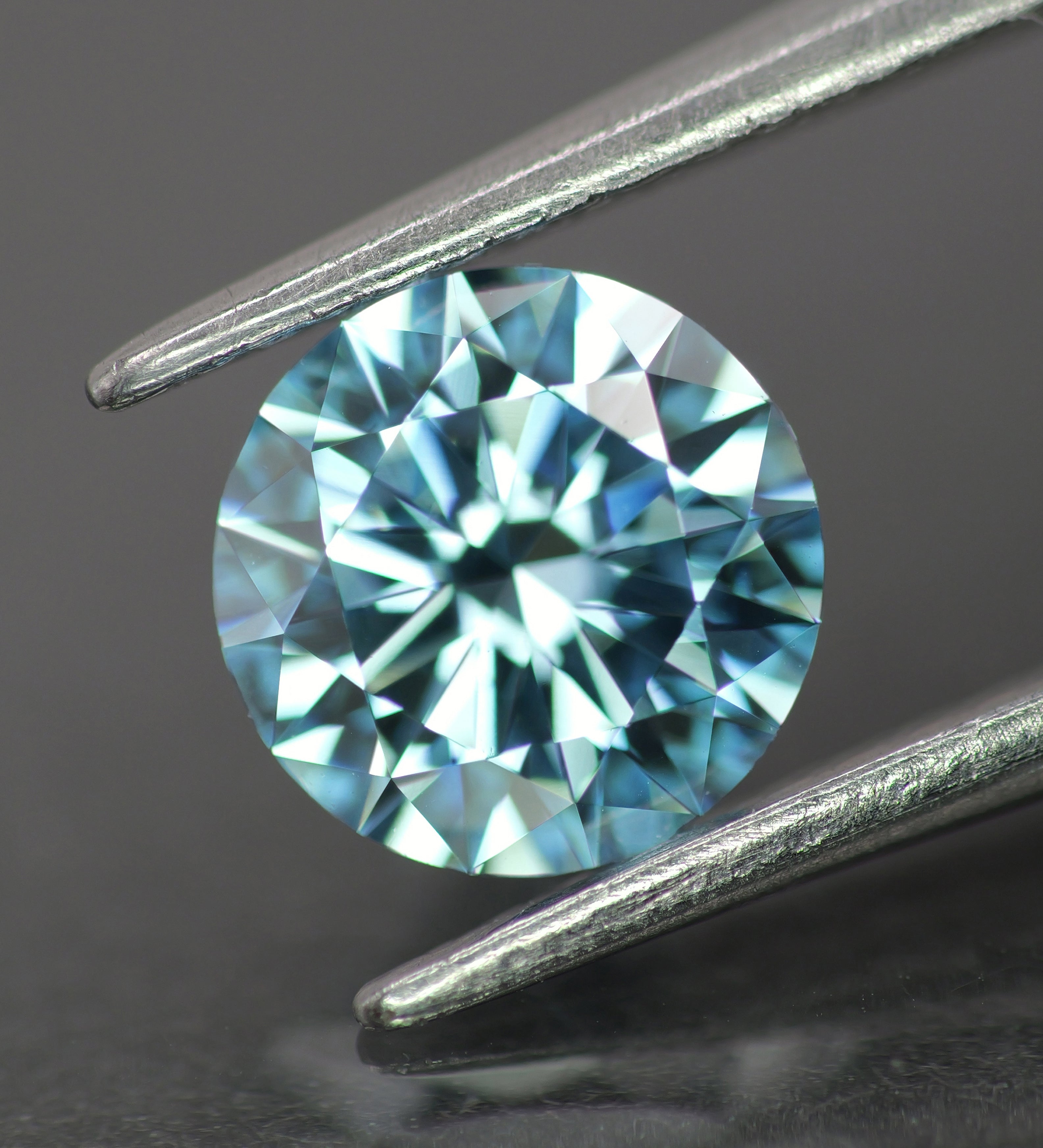 Lab grown diamond | IGI certified | round-cut, *7.5mm, Fancy vivid blue color, VS-VVS, *1.5ct - Eden Garden Jewelry™