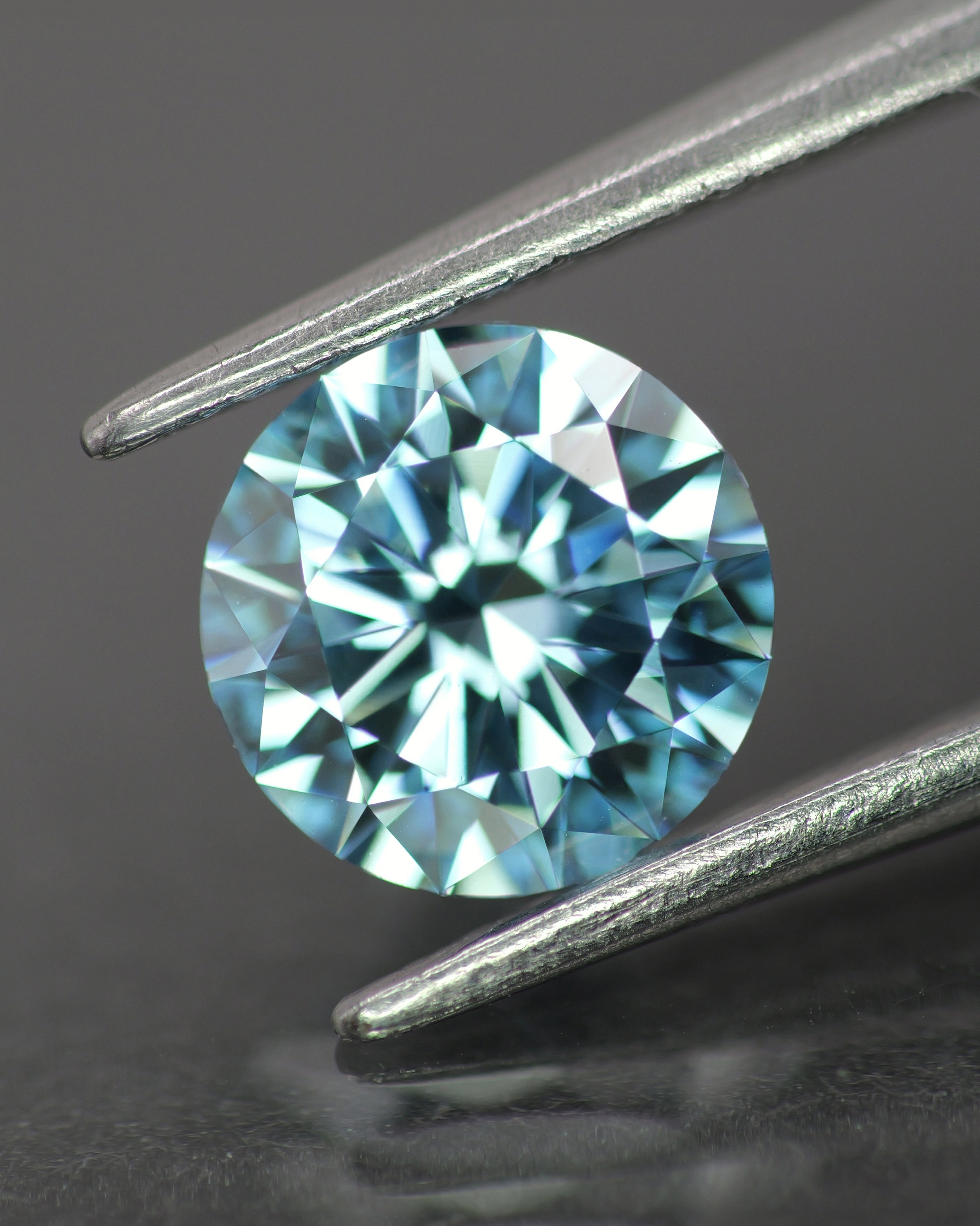 Lab grown diamond | IGI certified | round-cut, *7.5mm, Fancy vivid blue color, VS-VVS, *1.5ct - Eden Garden Jewelry™