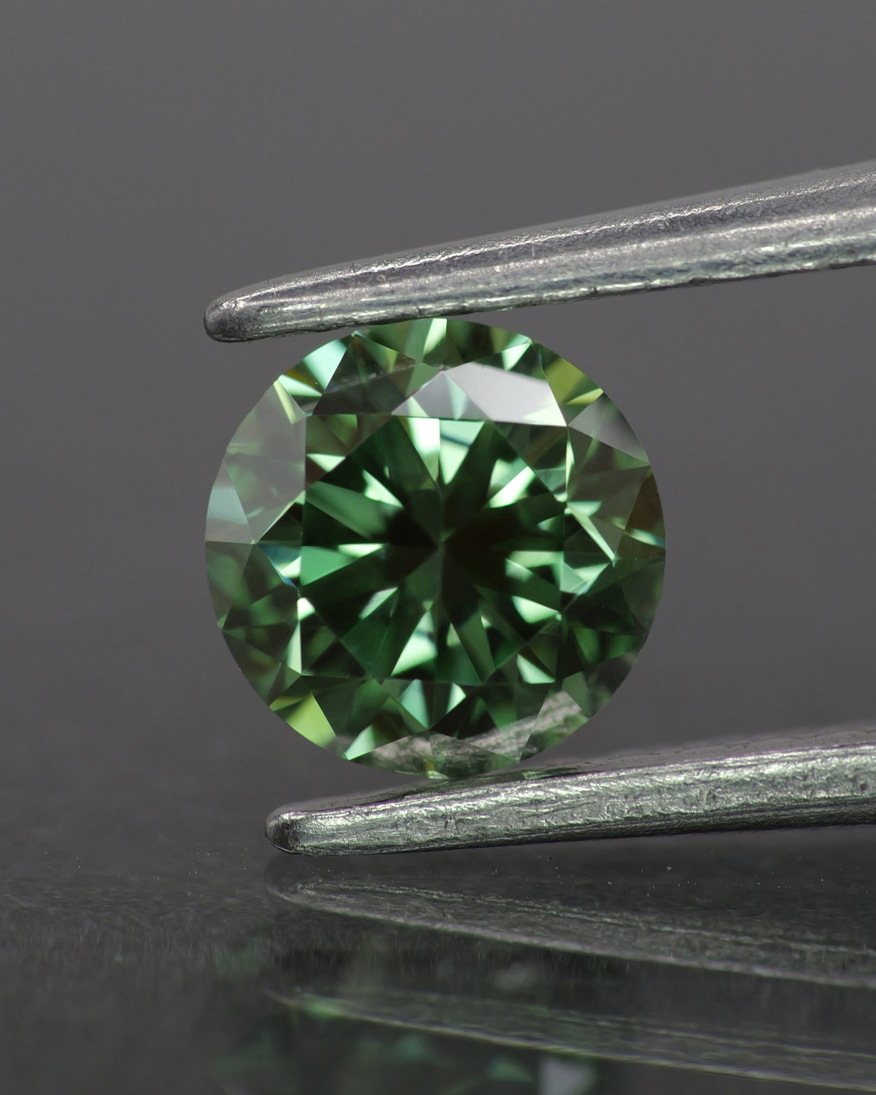Lab grown diamond | IGI certified | round-cut, *7mm, Fancy vivid green color, VS-VVS, *1.2ct - Eden Garden Jewelry™